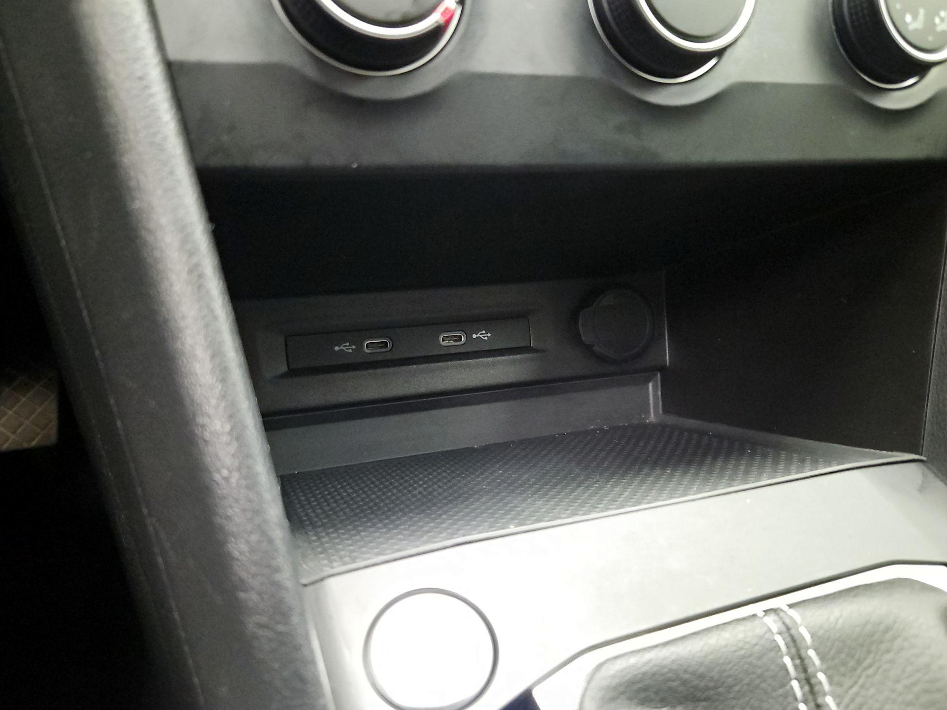 Thumbnail: 2022 Volkswagen Taos - 18