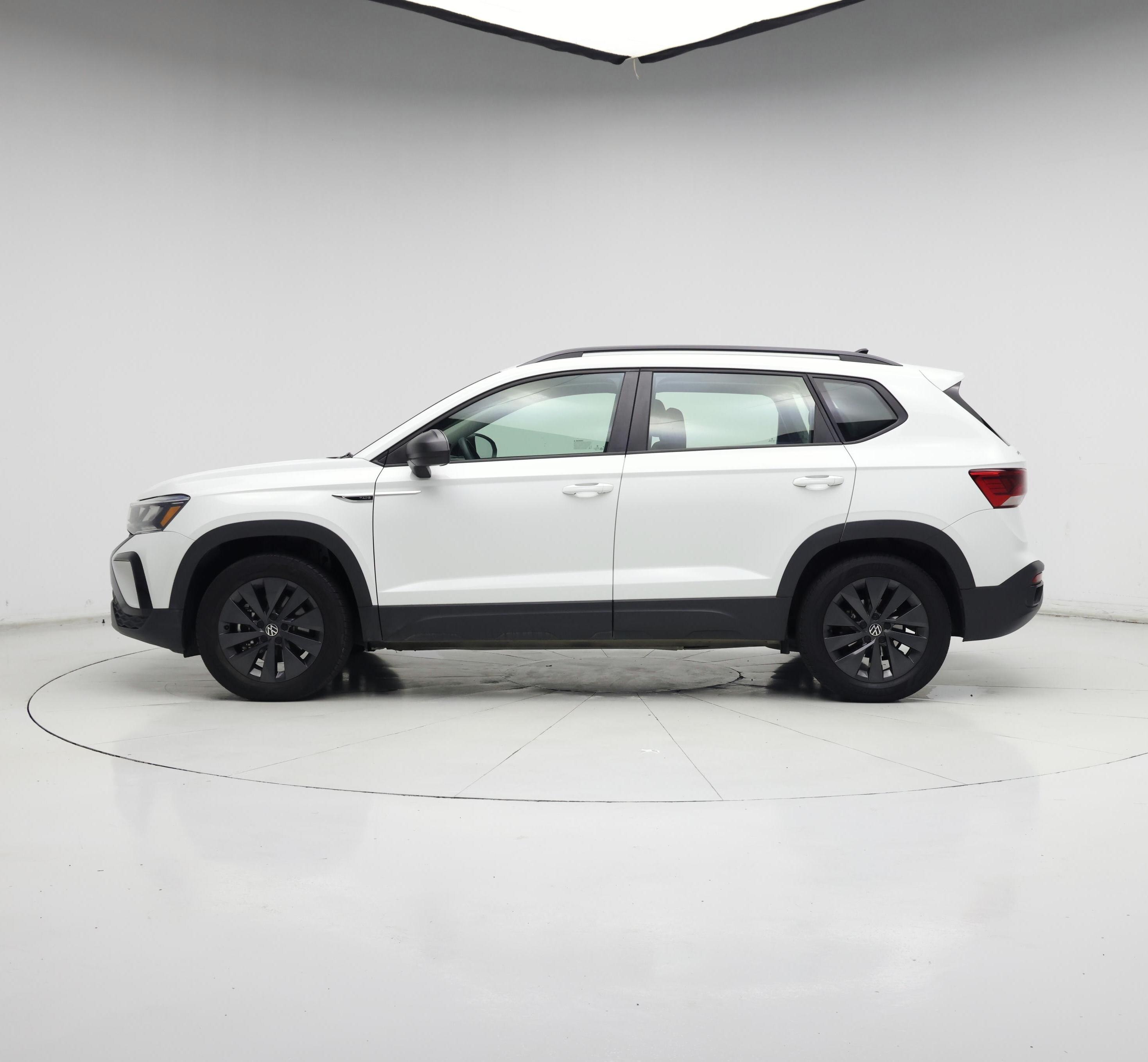 Thumbnail: 2022 Volkswagen Taos - 3