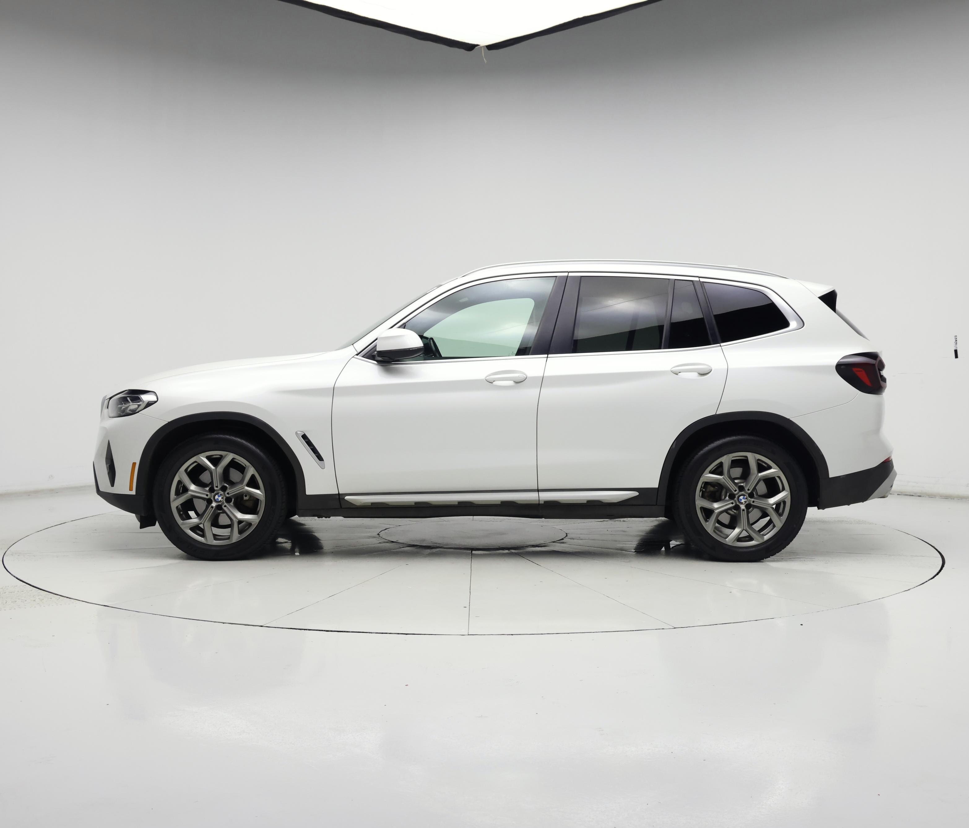 Thumbnail: 2023 BMW X3 - 3