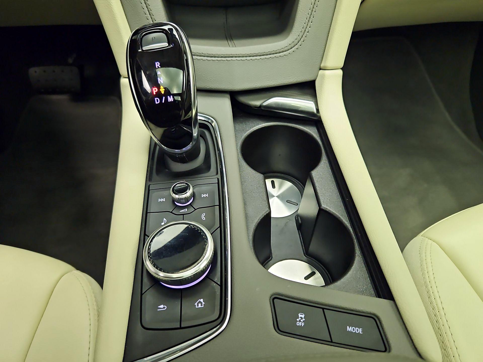 Thumbnail: 2022 Cadillac XT5 - 17