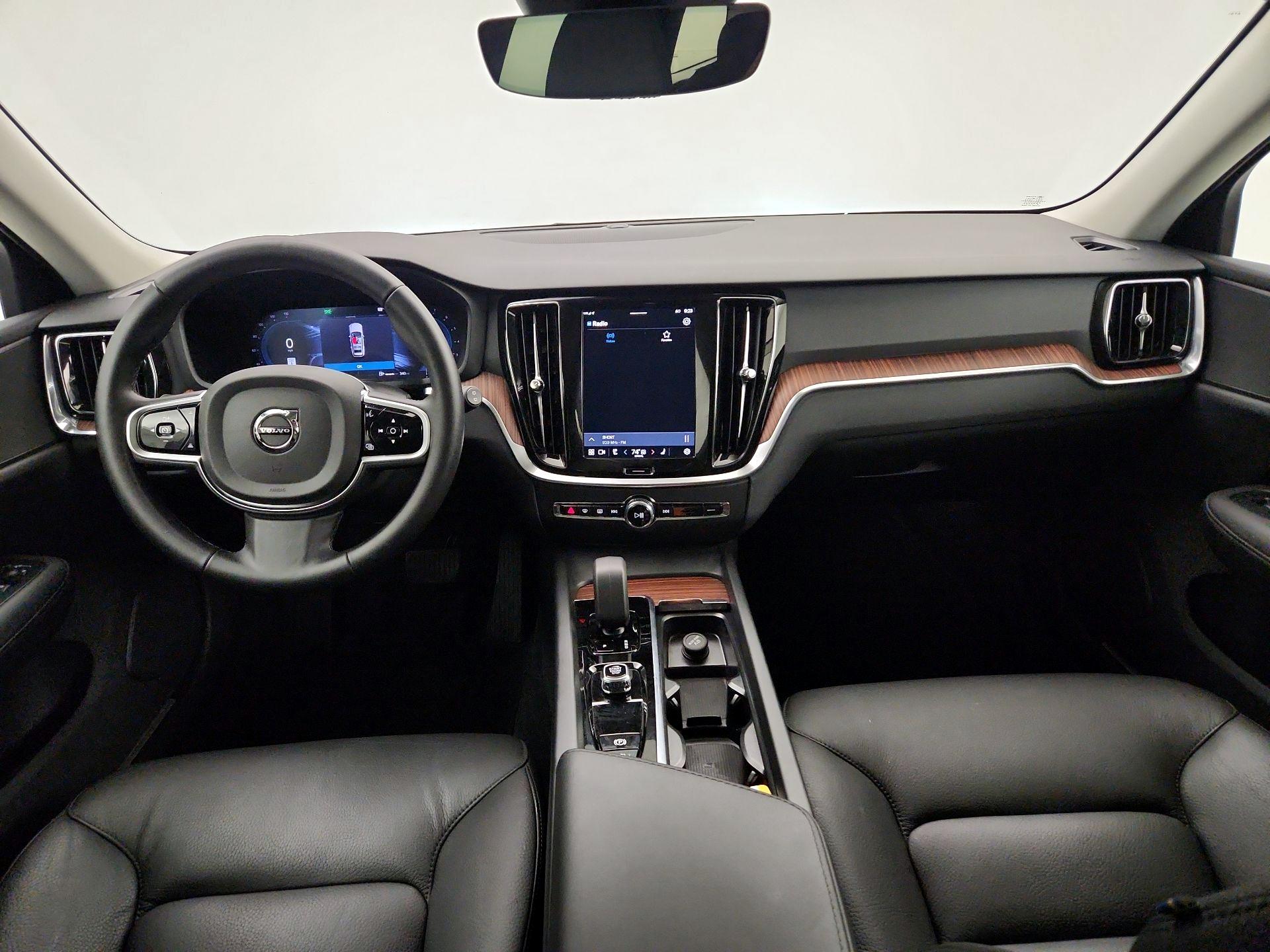 Thumbnail: 2025 Volvo S60 - 9