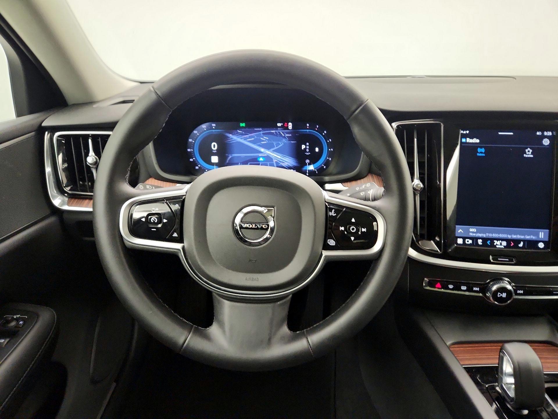 Thumbnail: 2025 Volvo S60 - 10