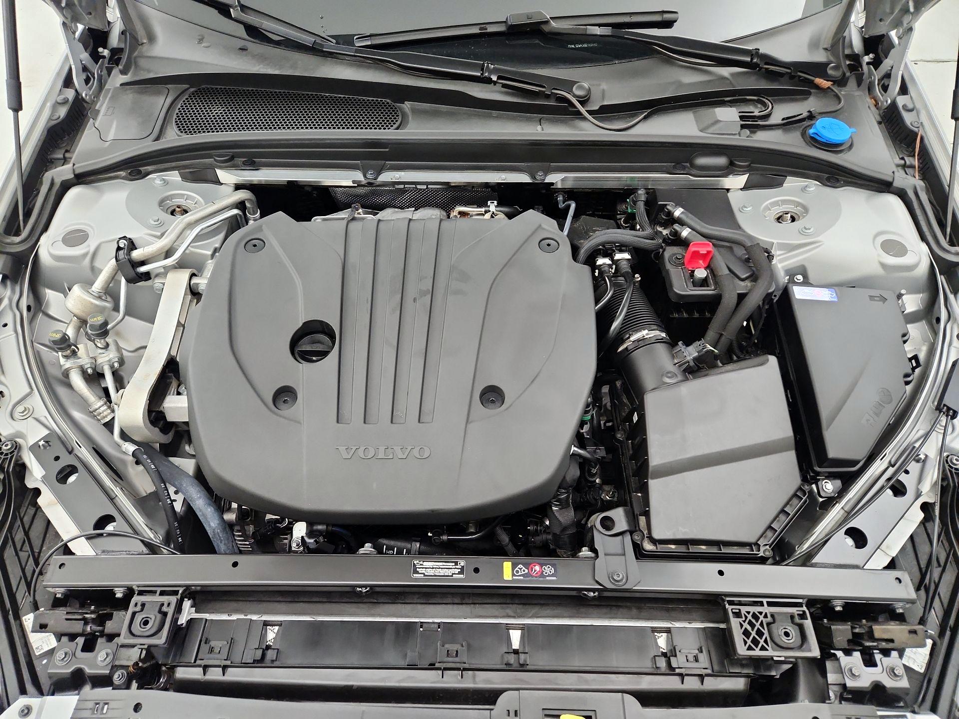 Thumbnail: 2025 Volvo S60 - 17