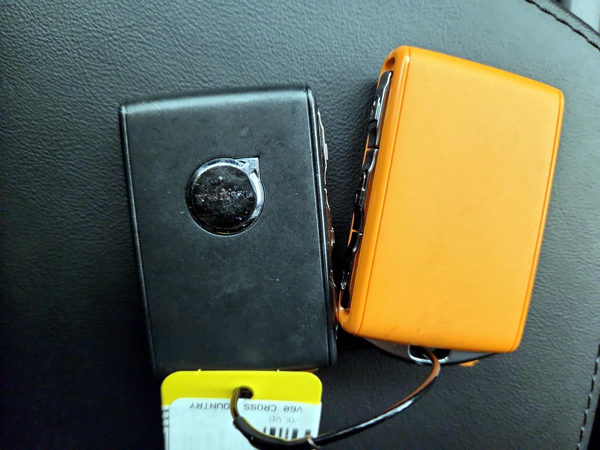 Thumbnail: 2025 Volvo S60 - 18