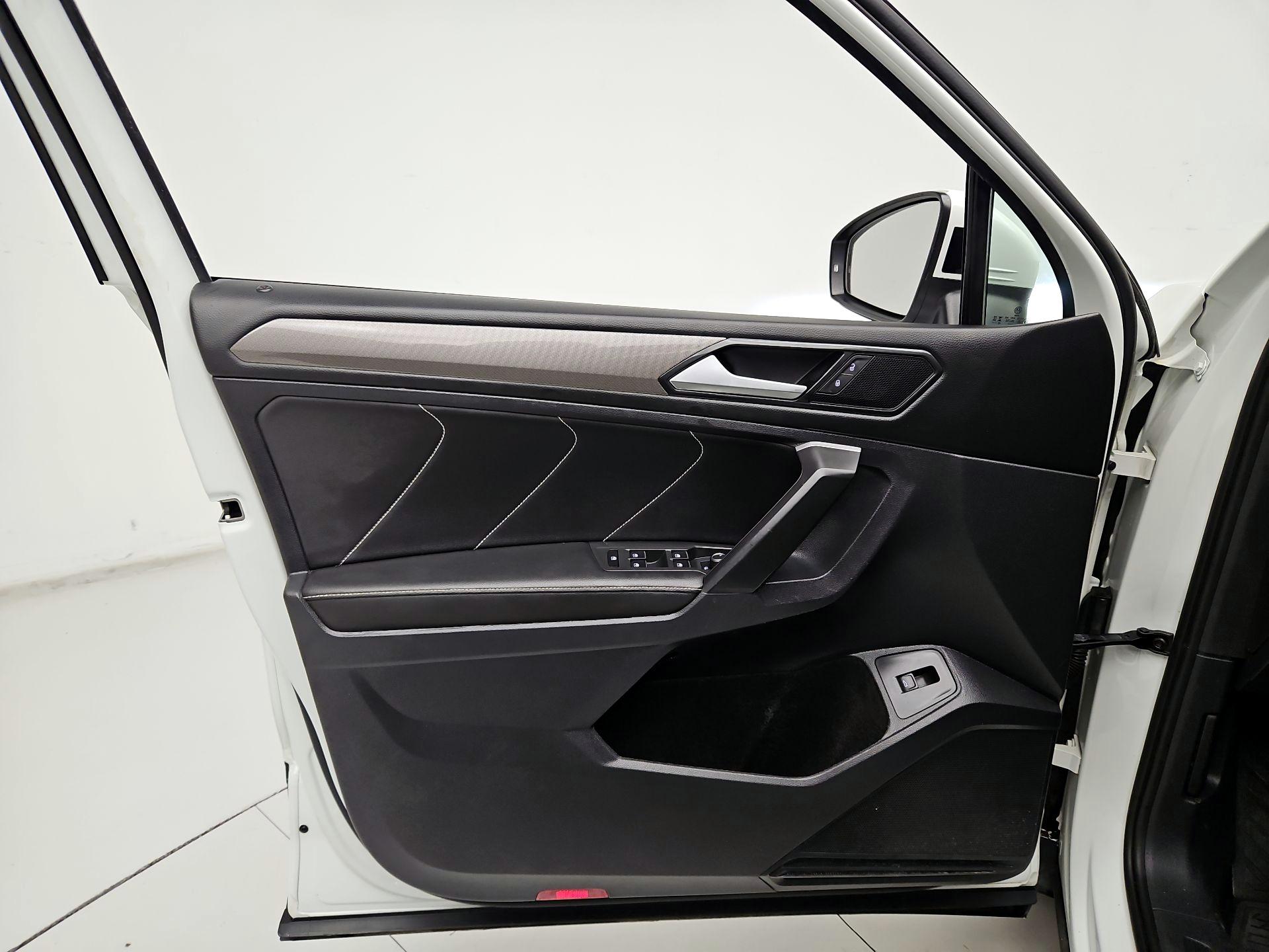 Thumbnail: 2024 Volkswagen Tiguan - 12