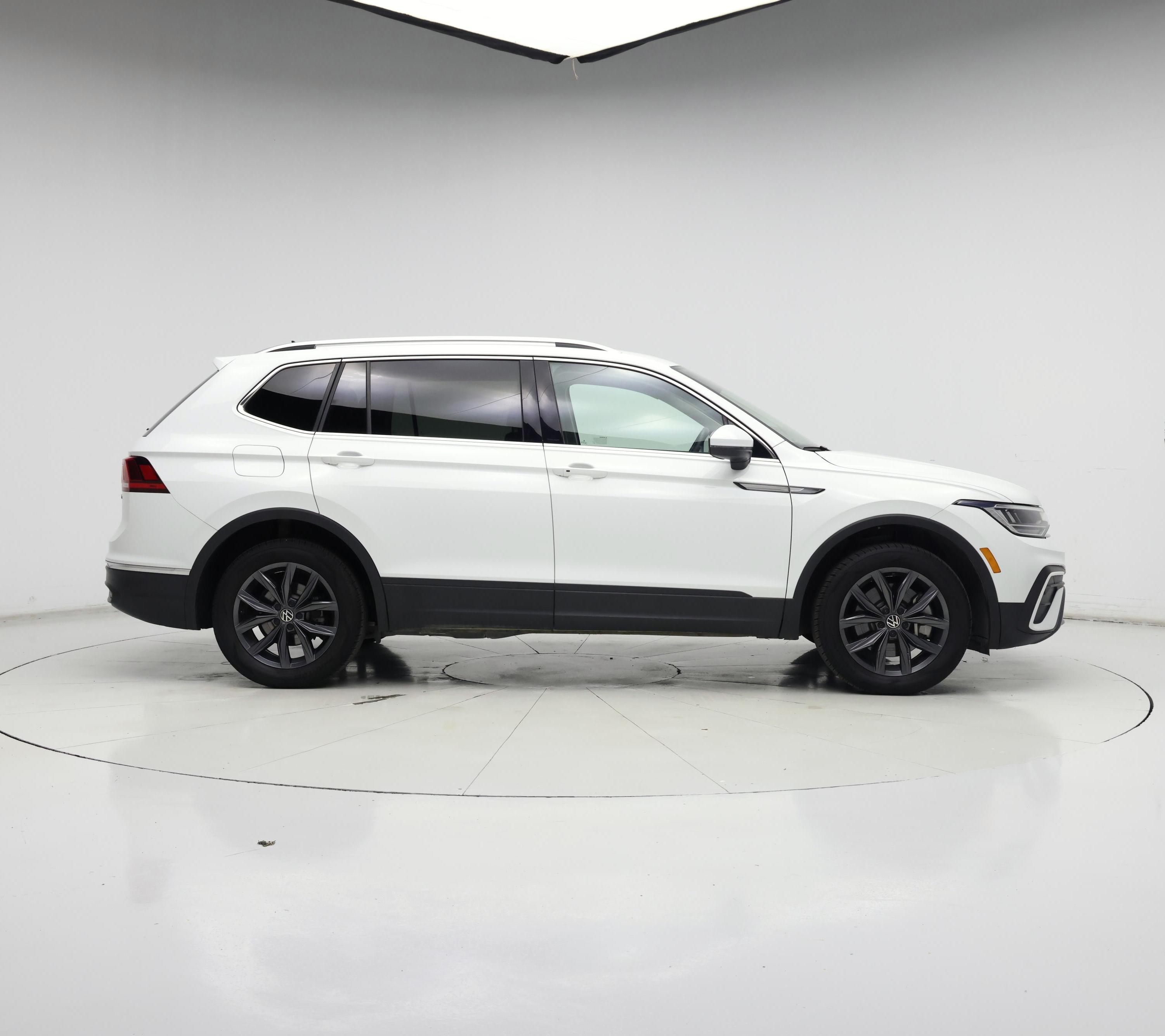 Thumbnail: 2024 Volkswagen Tiguan - 7