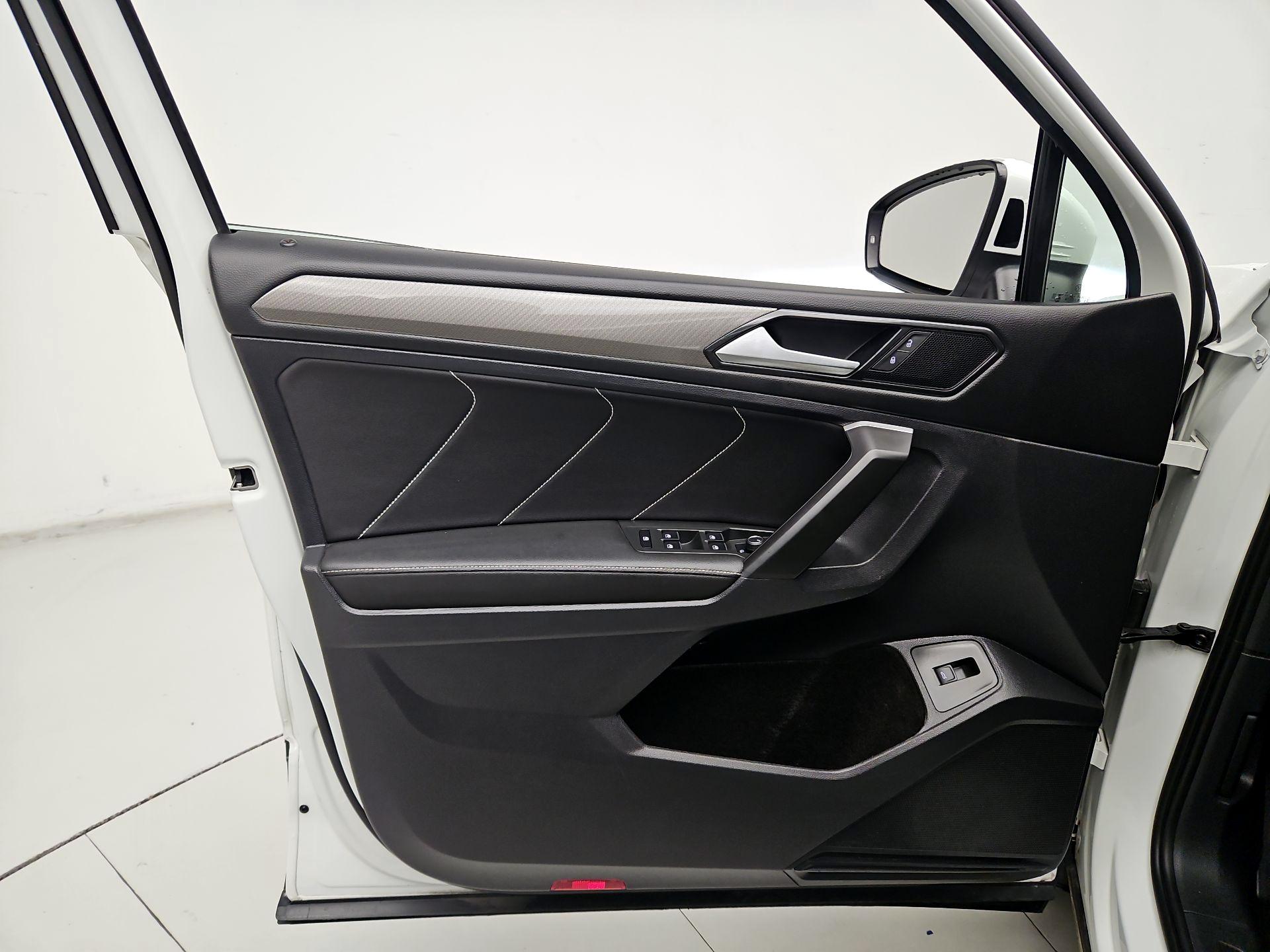 Thumbnail: 2024 Volkswagen Tiguan - 12