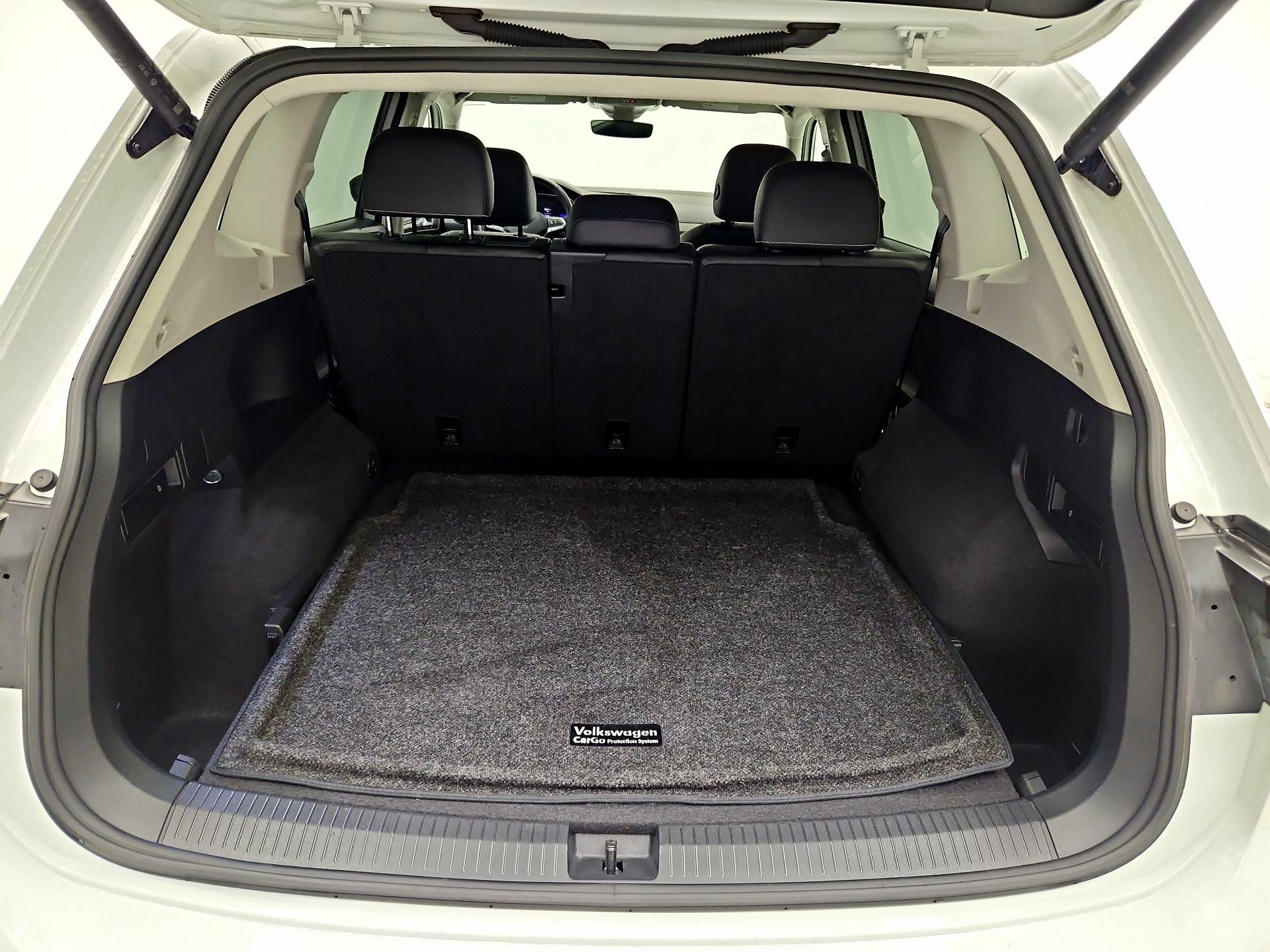 Thumbnail: 2024 Volkswagen Tiguan - 17