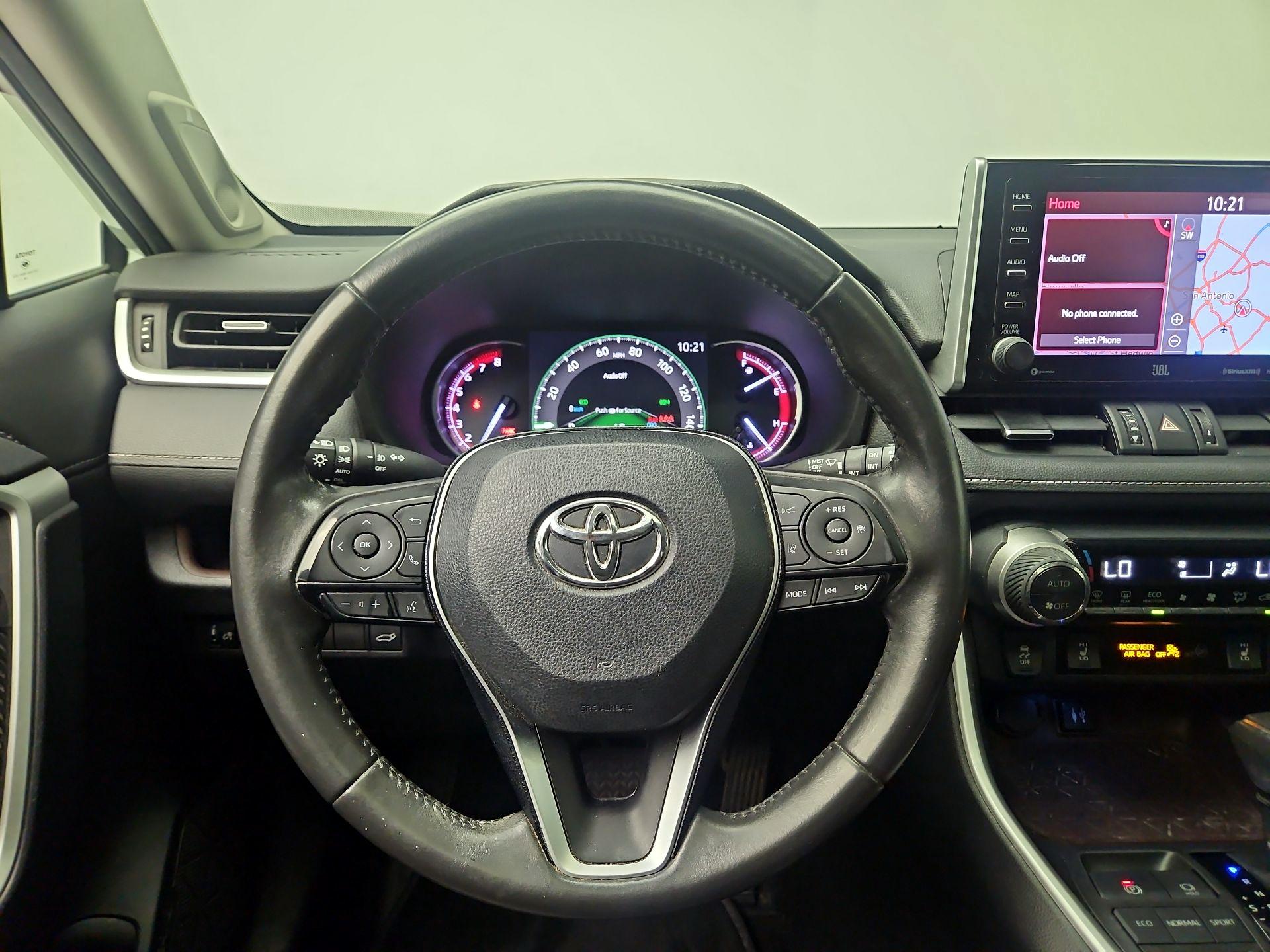 Thumbnail: 2019 Toyota RAV4 - 10