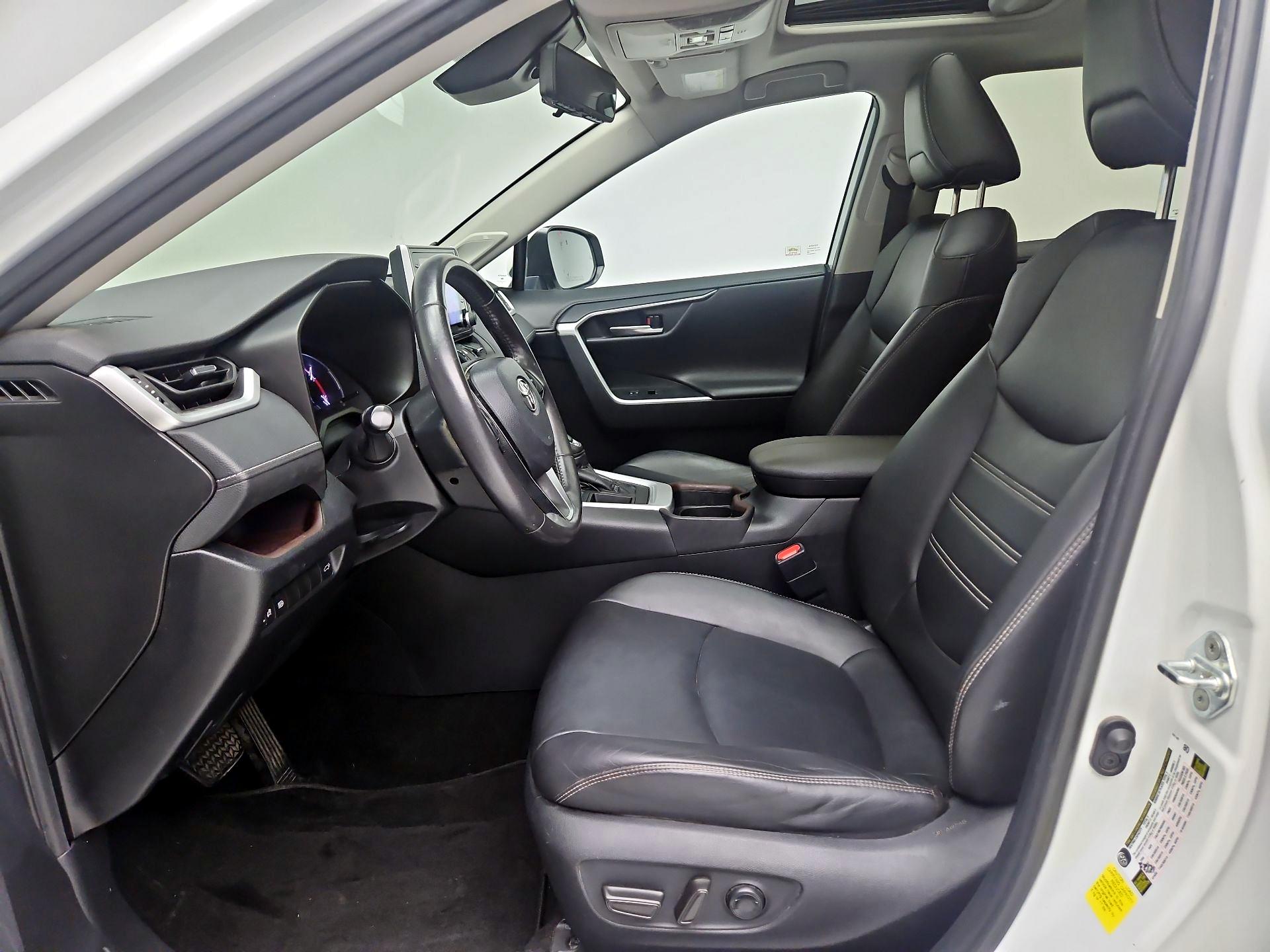 Thumbnail: 2019 Toyota RAV4 - 11