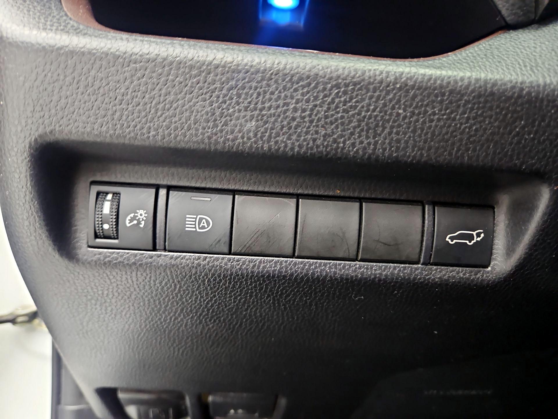 Thumbnail: 2019 Toyota RAV4 - 13