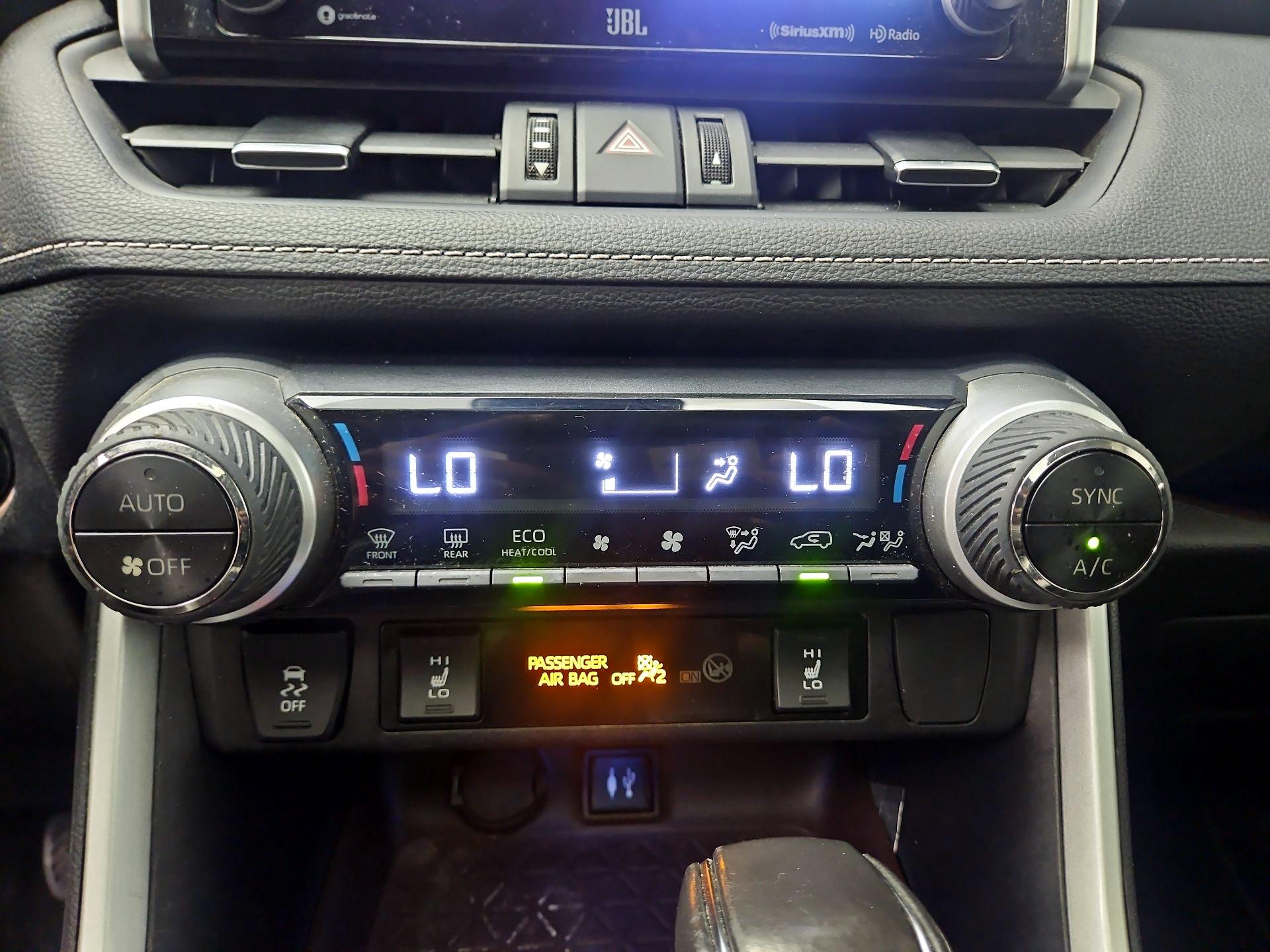 Thumbnail: 2019 Toyota RAV4 - 17