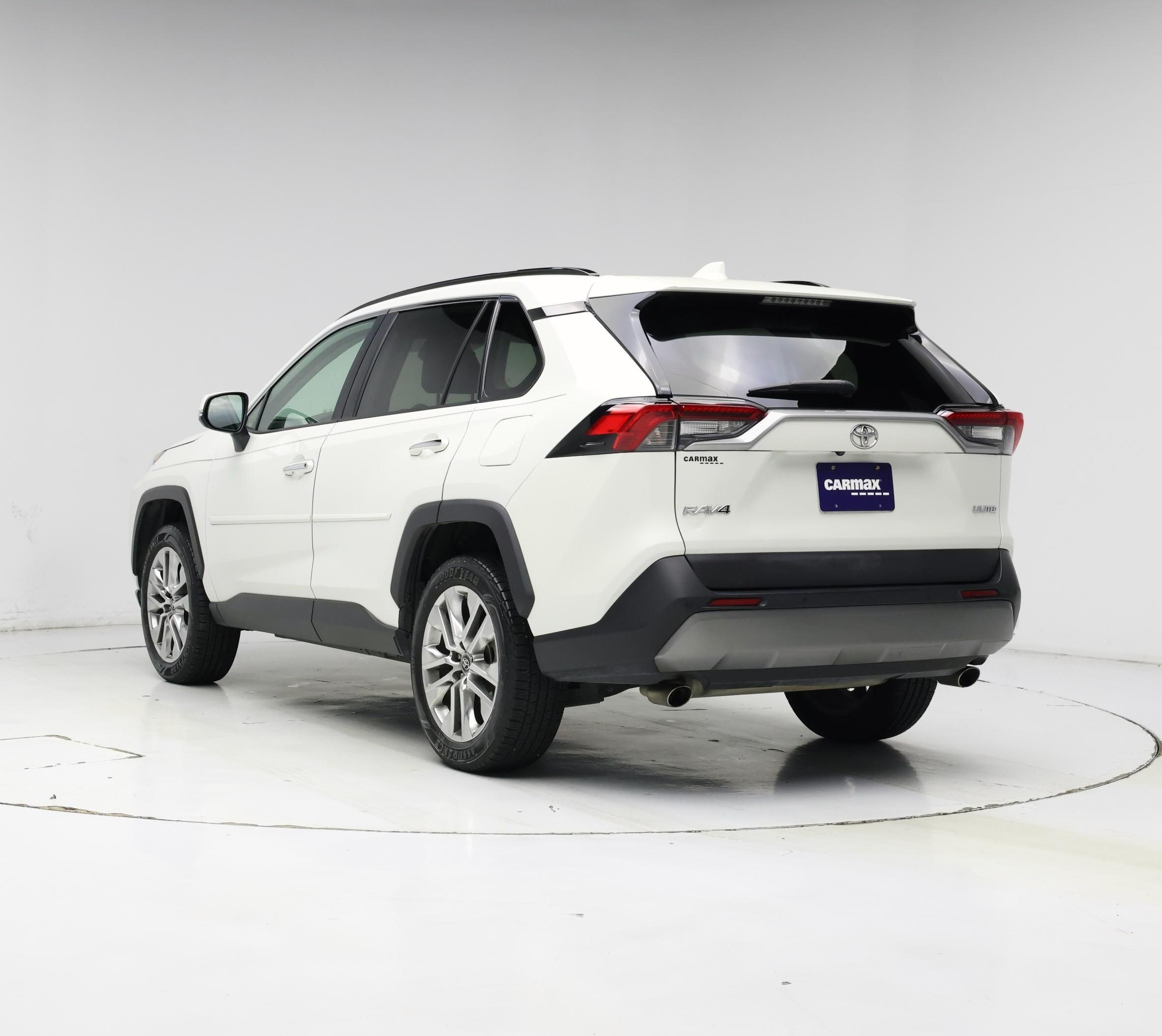Thumbnail: 2019 Toyota RAV4 - 2