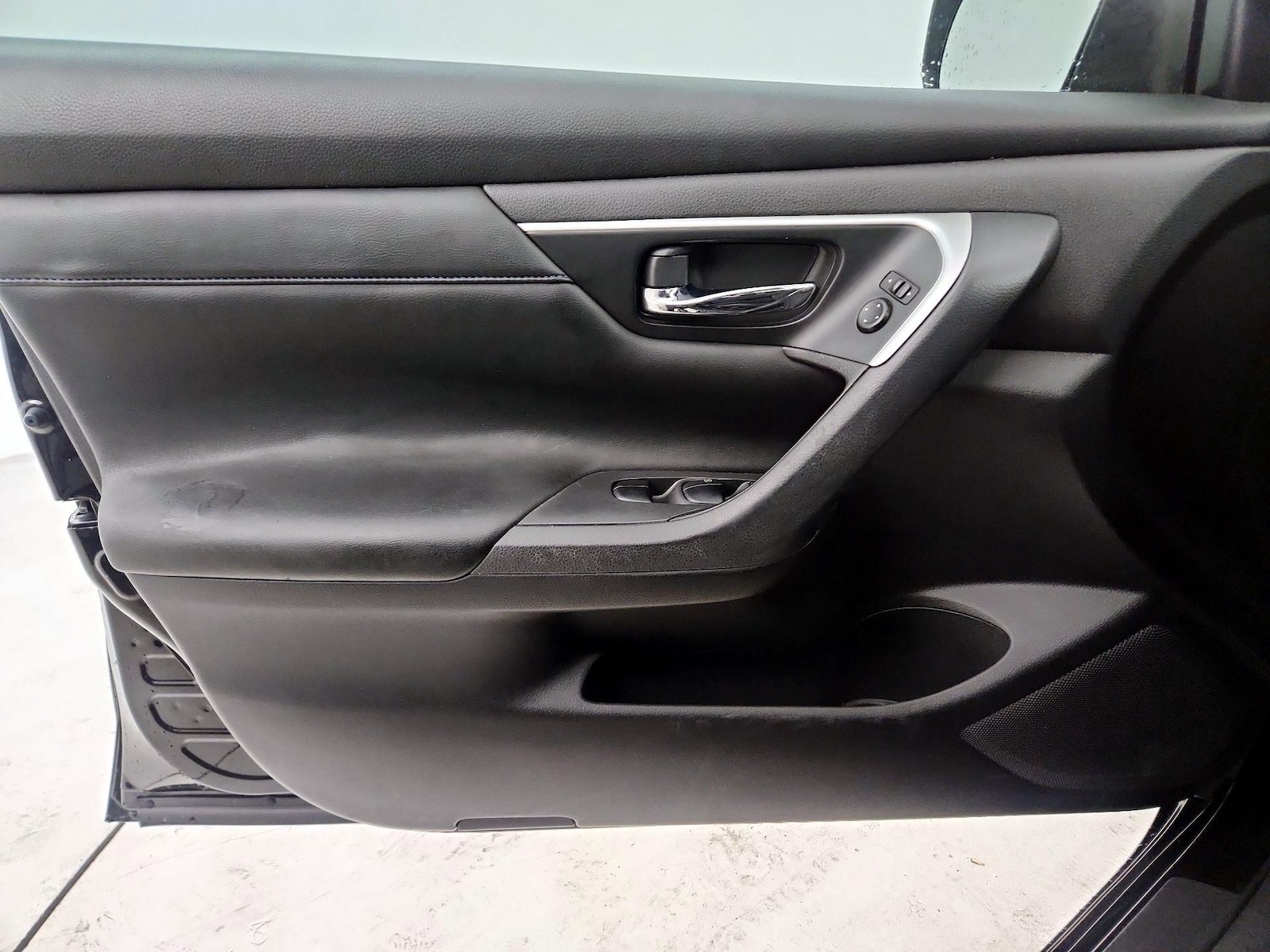 2017 Nissan Altima SR - Photo 12