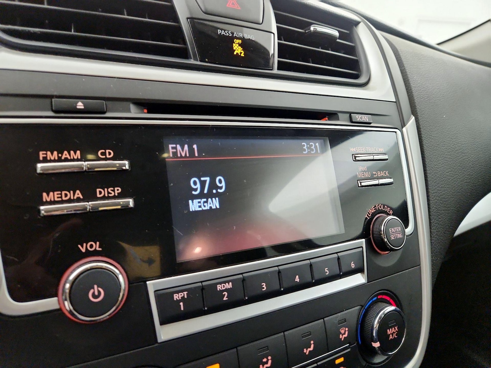 2017 Nissan Altima SR - Photo 15