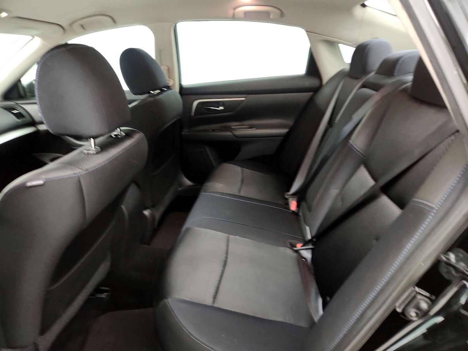 2017 Nissan Altima SR - Photo 19