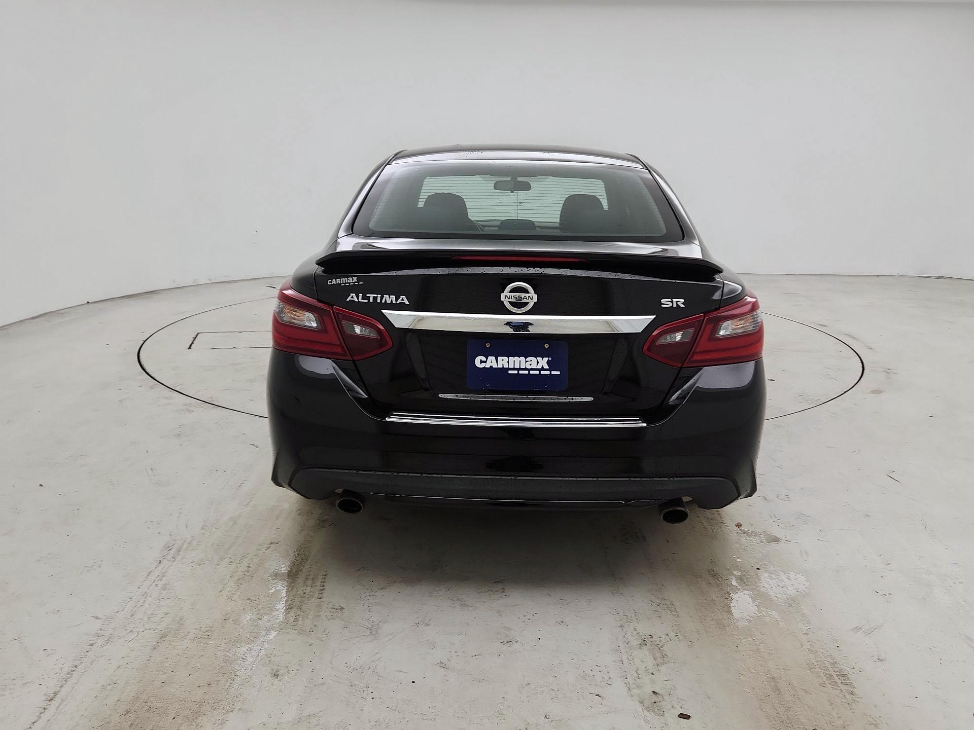 Thumbnail: 2017 Nissan Altima - 6