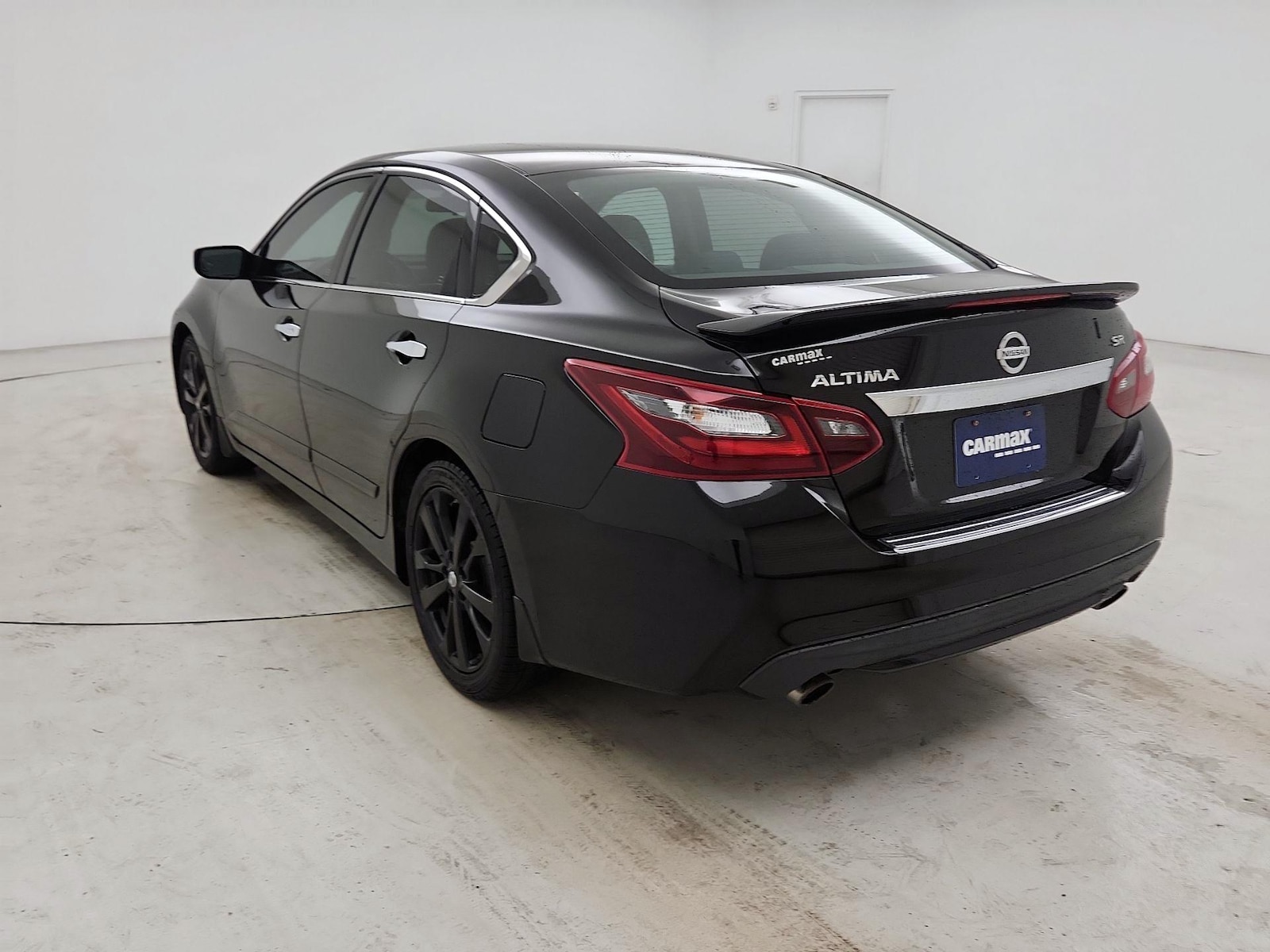2017 Nissan Altima SR - Photo 8