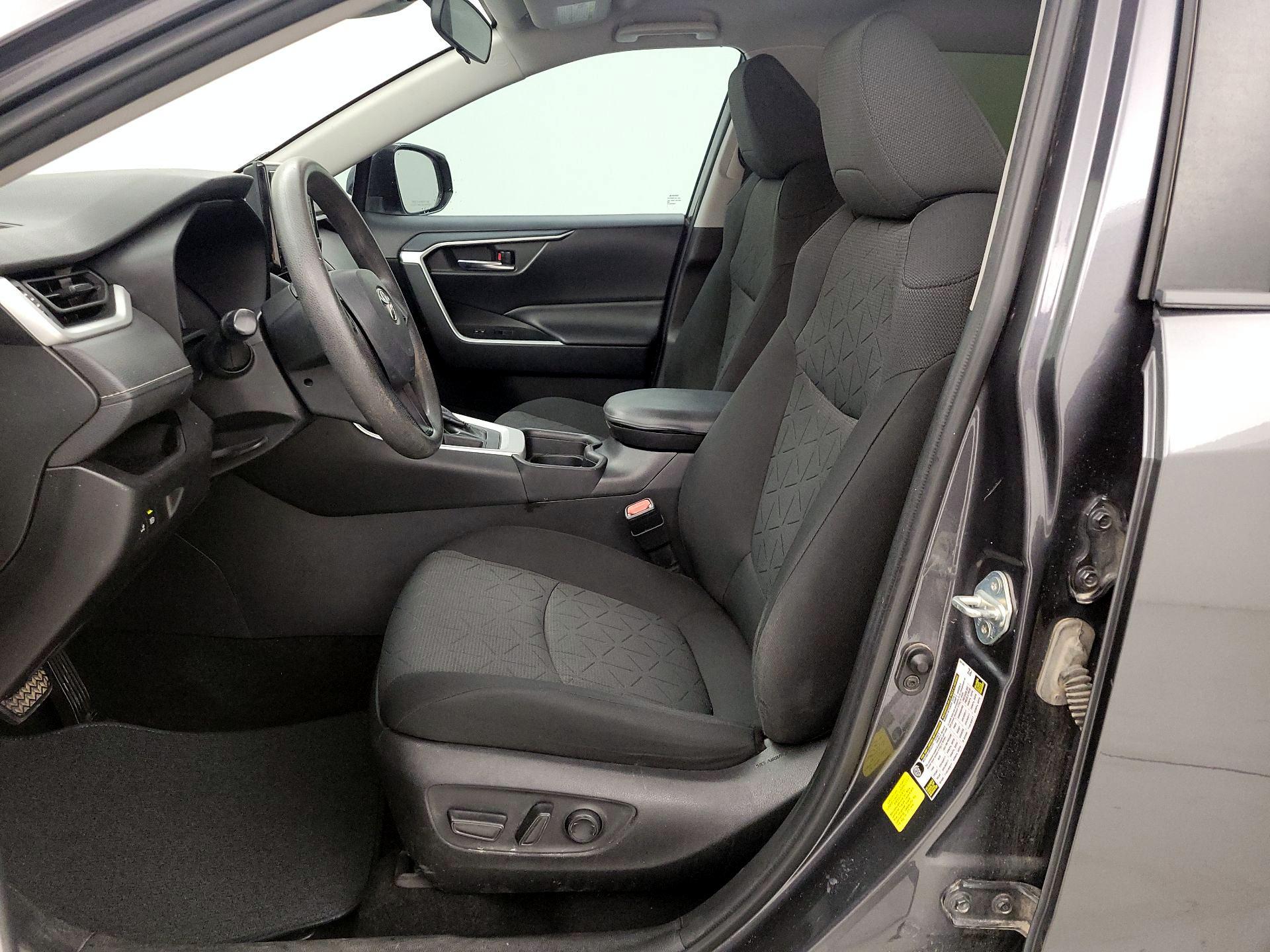 Thumbnail: 2021 Toyota RAV4 - 9