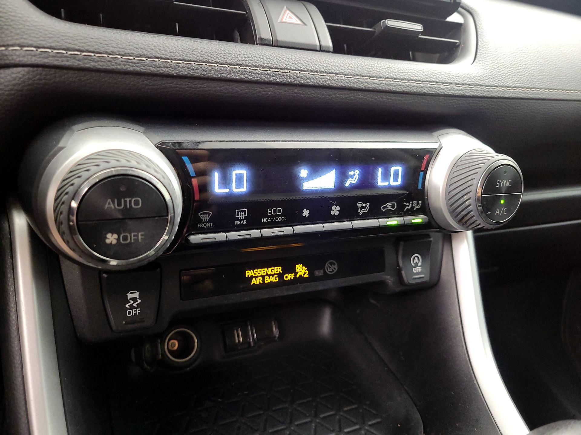 Thumbnail: 2021 Toyota RAV4 - 14