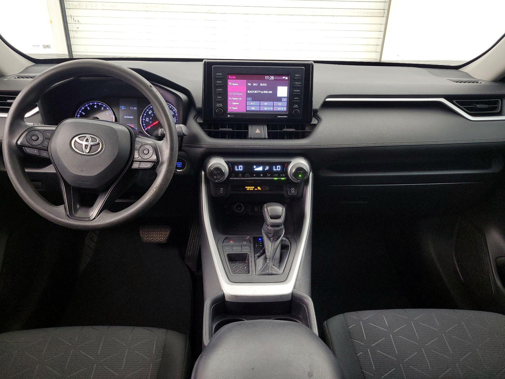 Thumbnail: 2021 Toyota RAV4 - 8