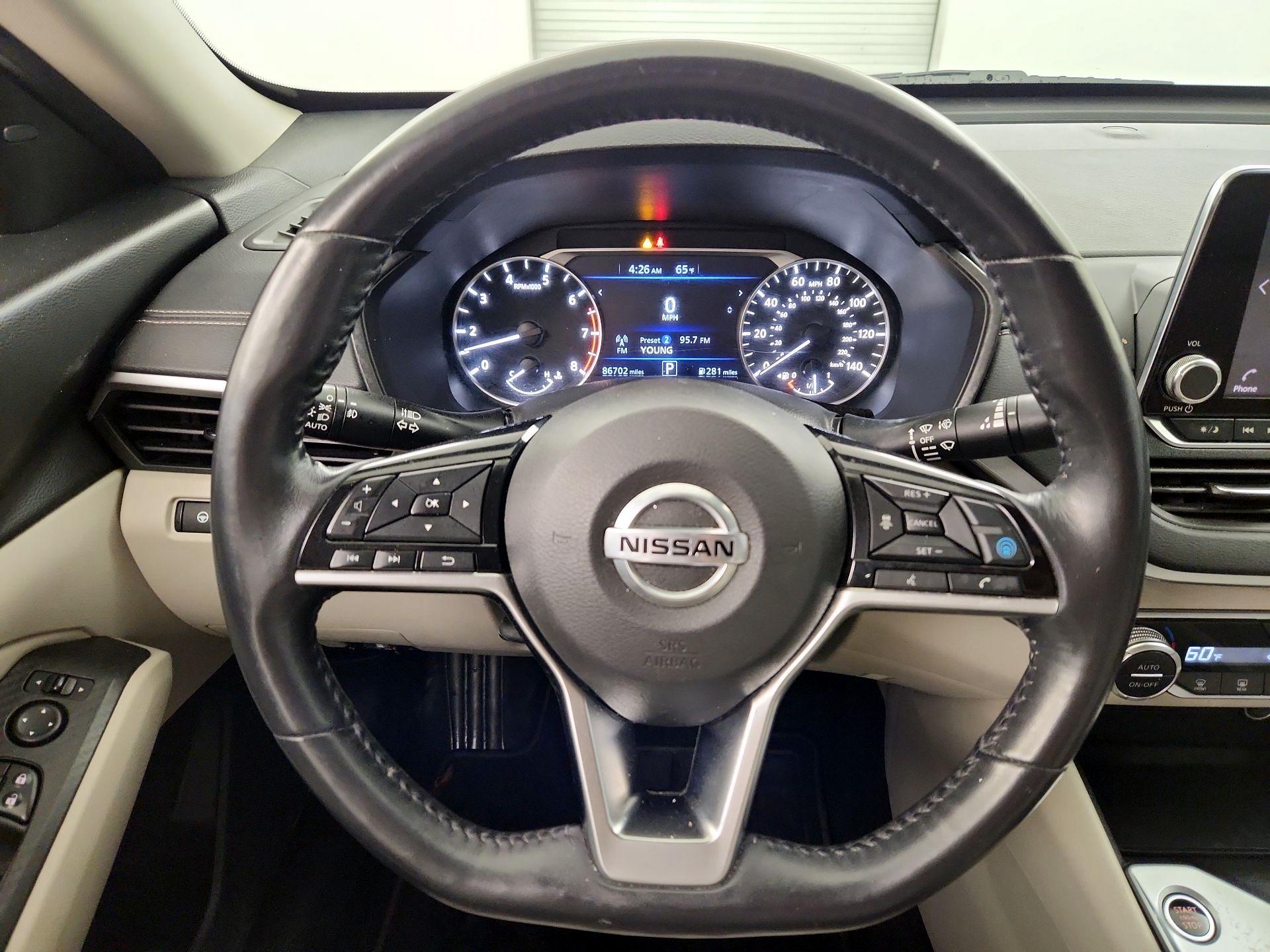 Thumbnail: 2019 Nissan Altima - 10