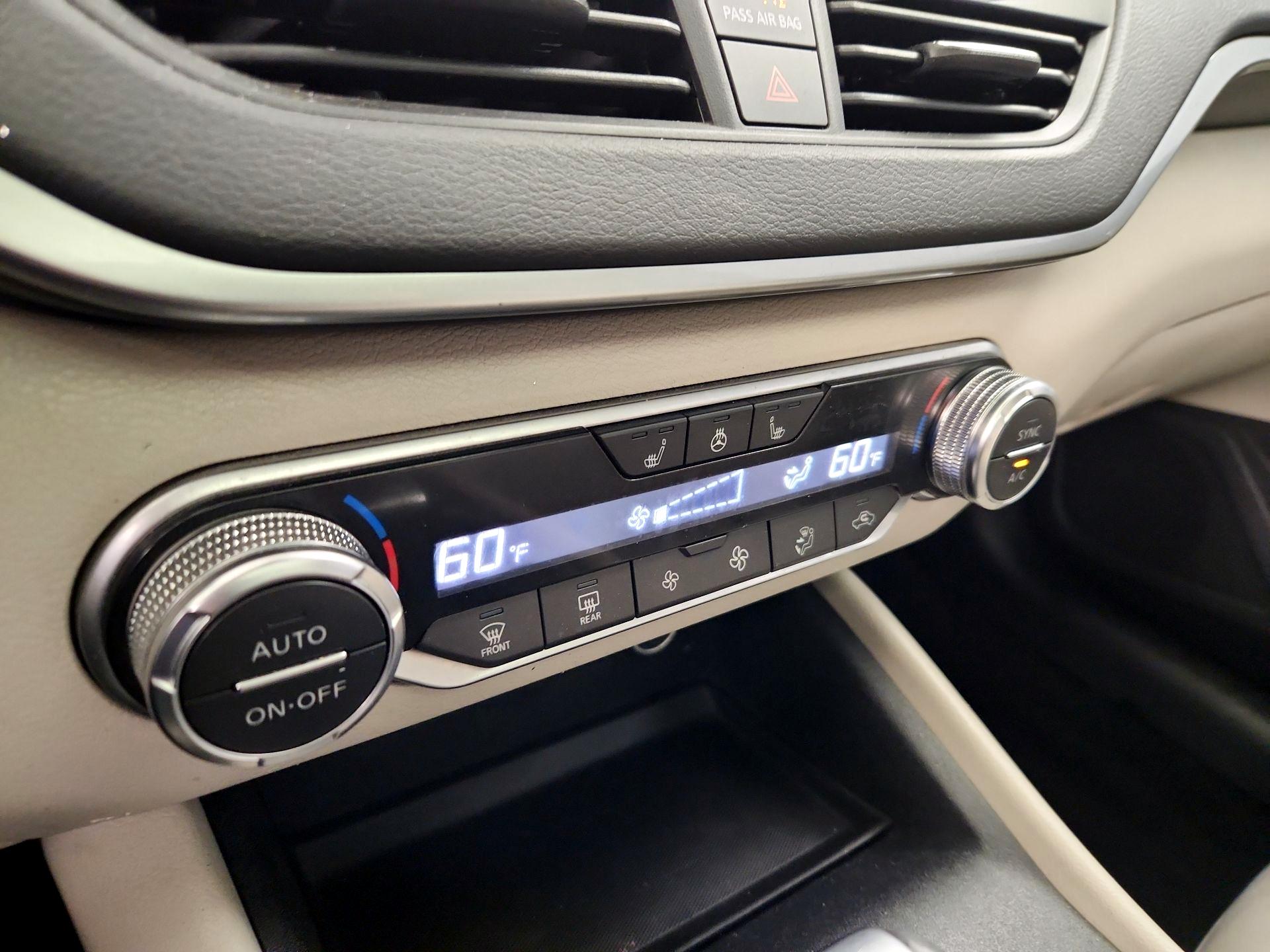 Thumbnail: 2019 Nissan Altima - 16