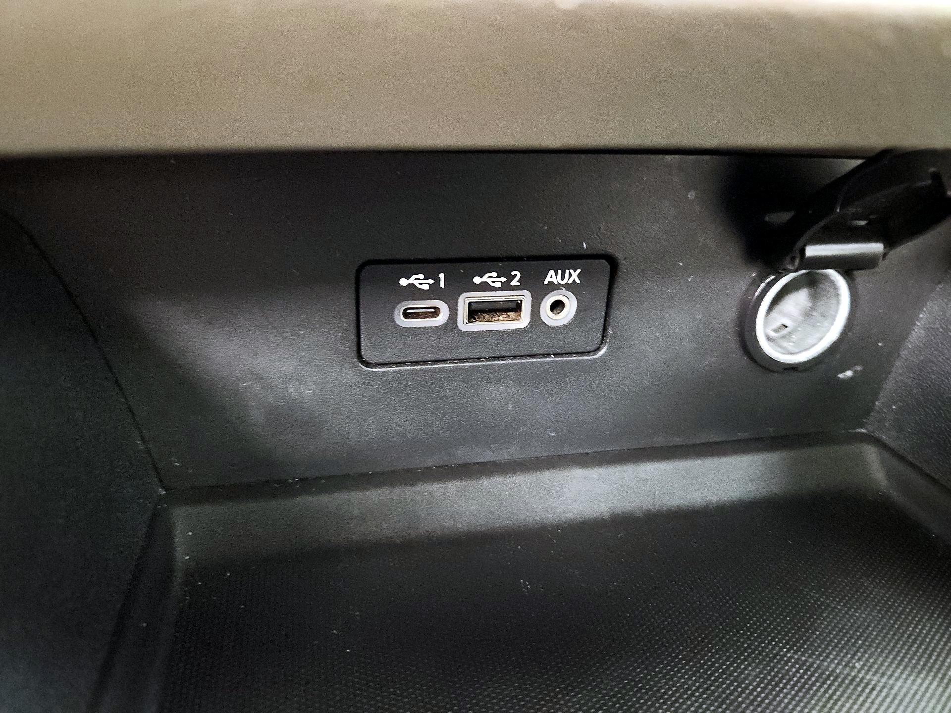 Thumbnail: 2019 Nissan Altima - 18