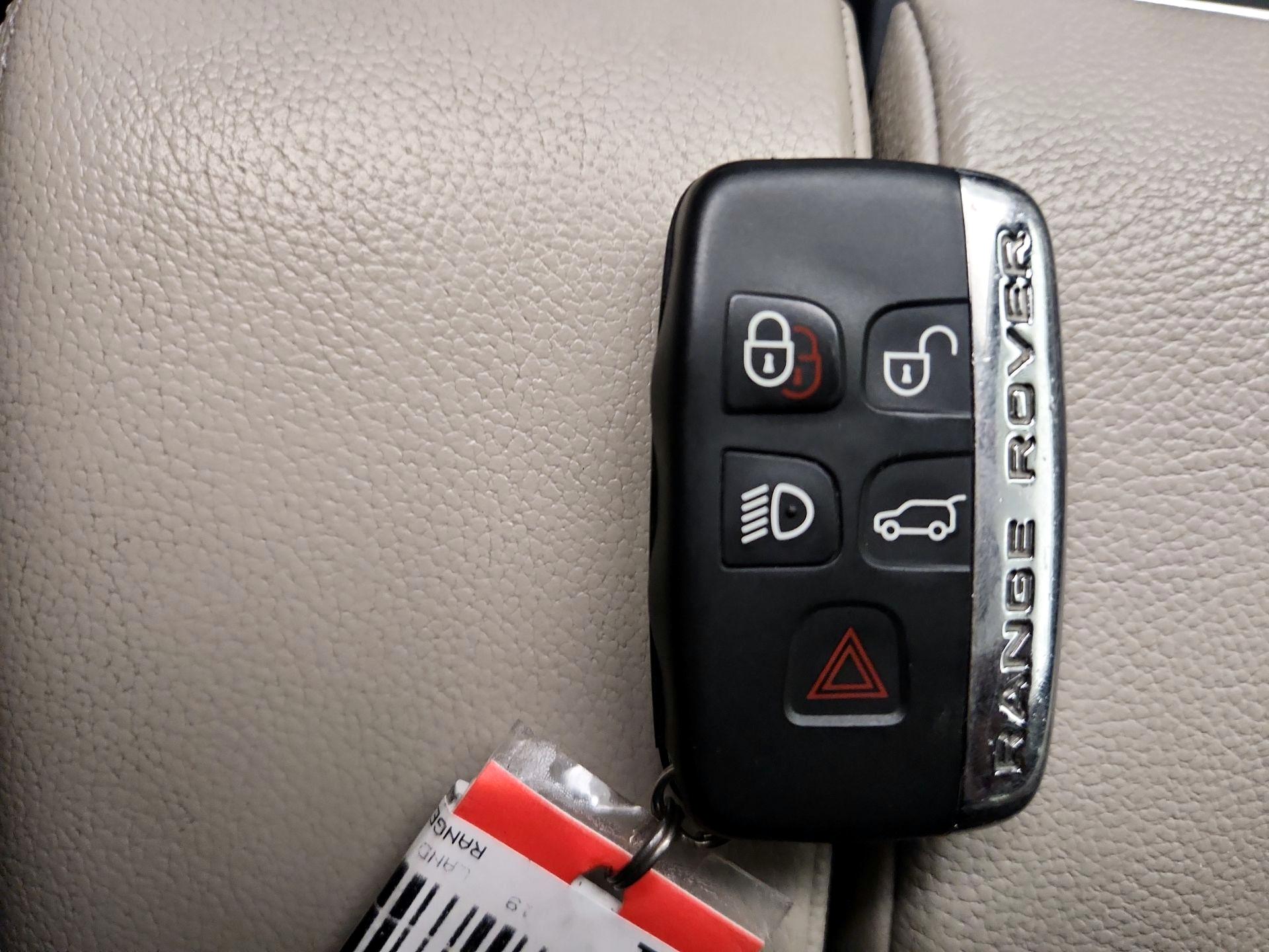 Thumbnail: 2019 Land Rover Range Rover Velar - 18