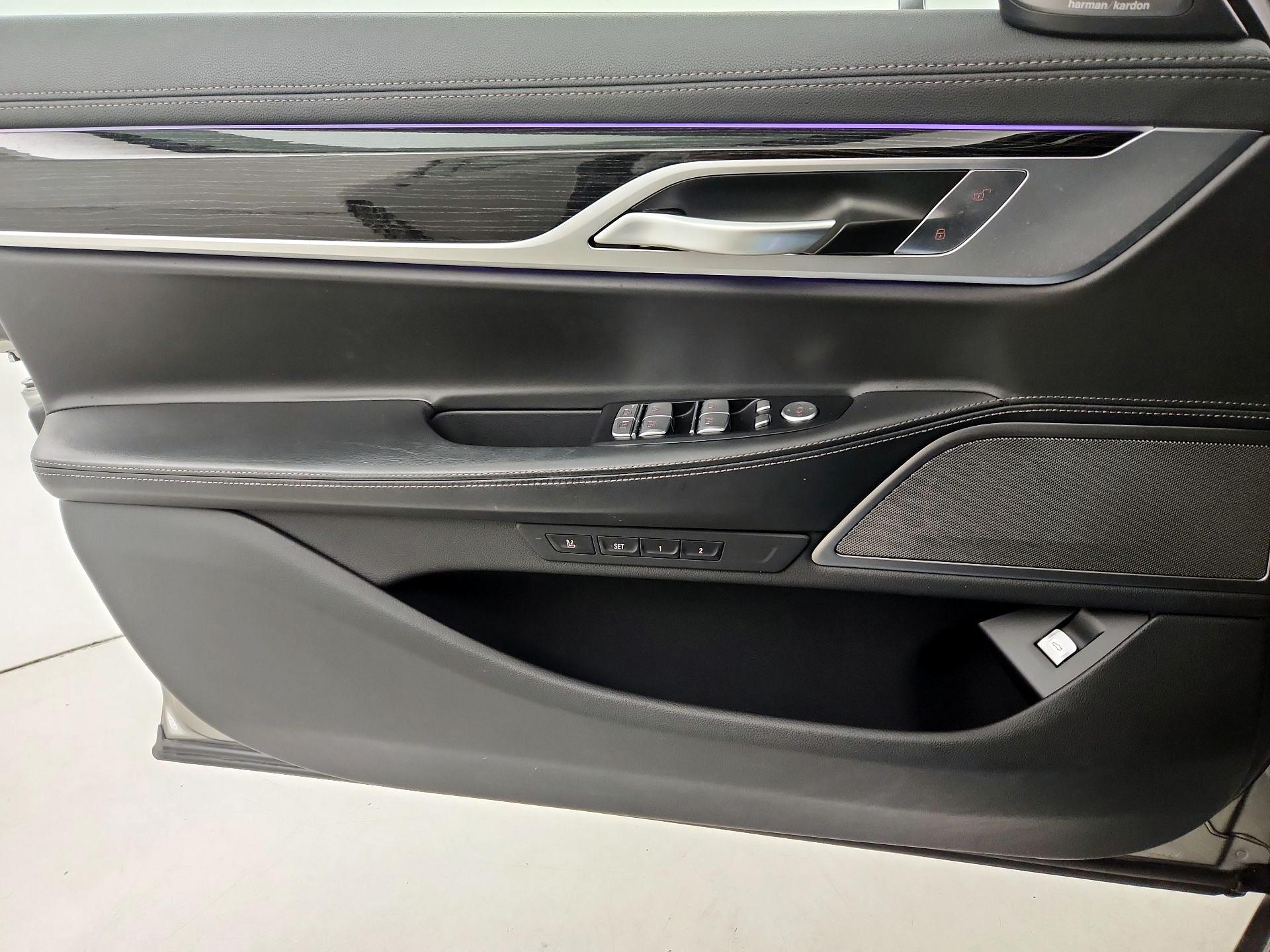 Thumbnail: 2021 BMW 7 Series - 12