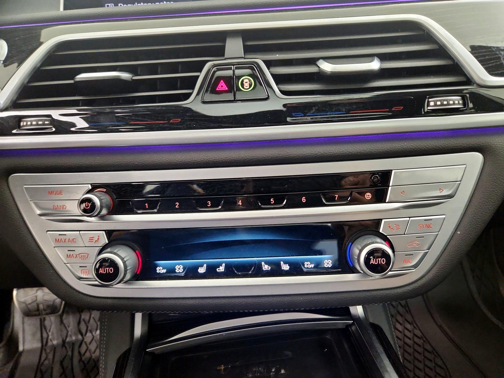 Thumbnail: 2021 BMW 7 Series - 17