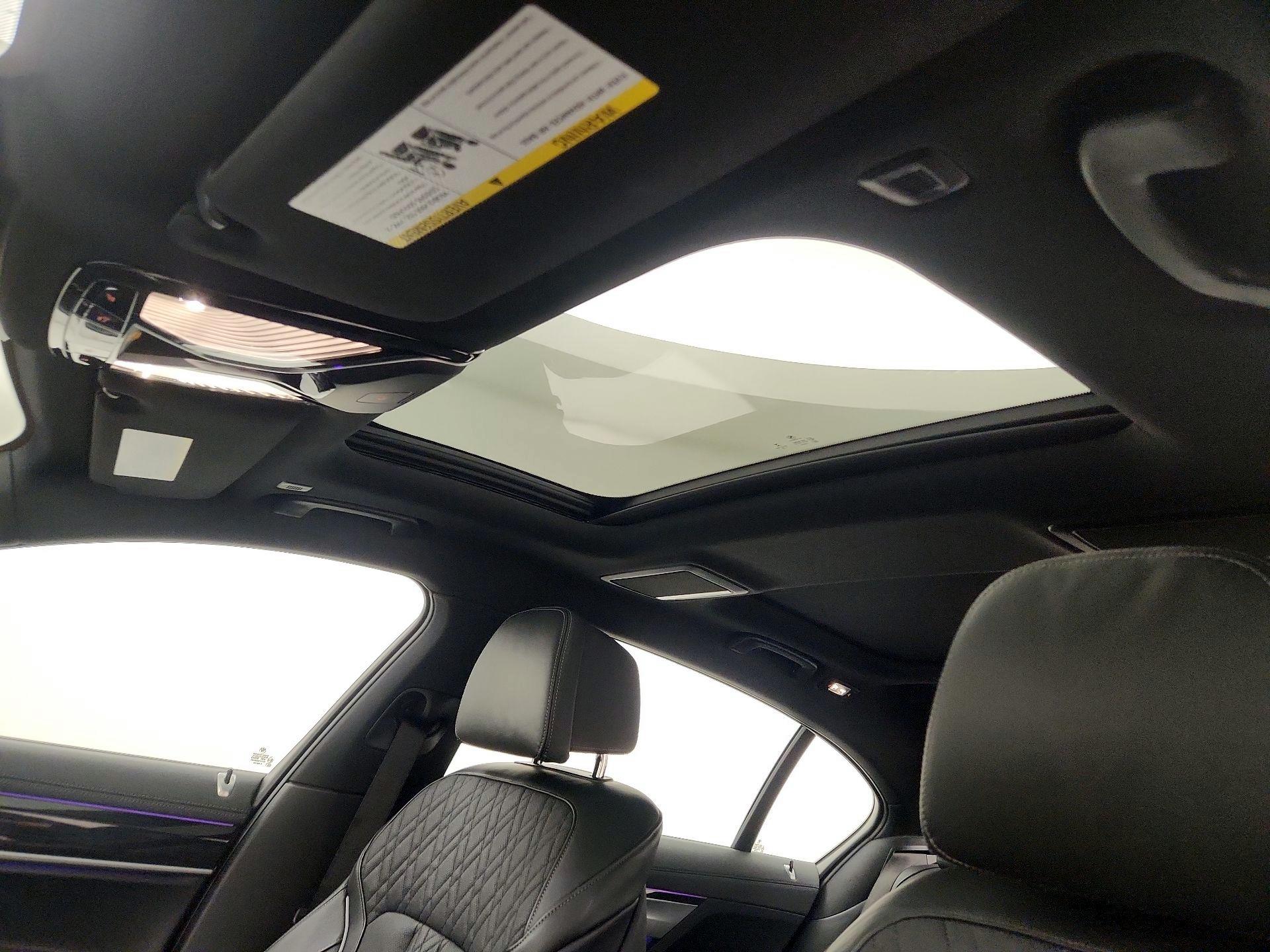 Thumbnail: 2021 BMW 7 Series - 20