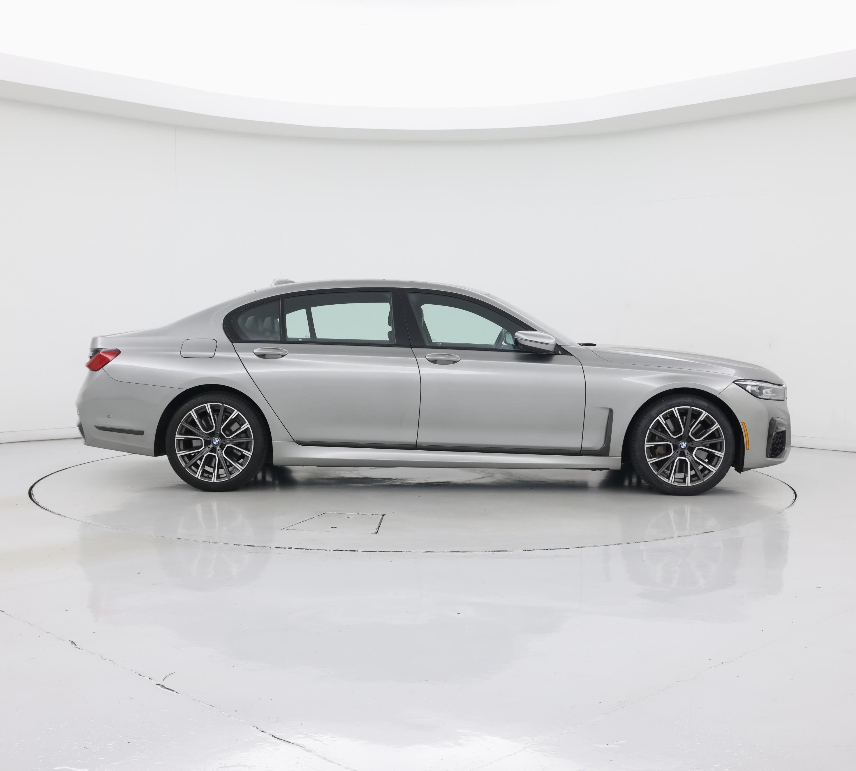 Thumbnail: 2021 BMW 7 Series - 7