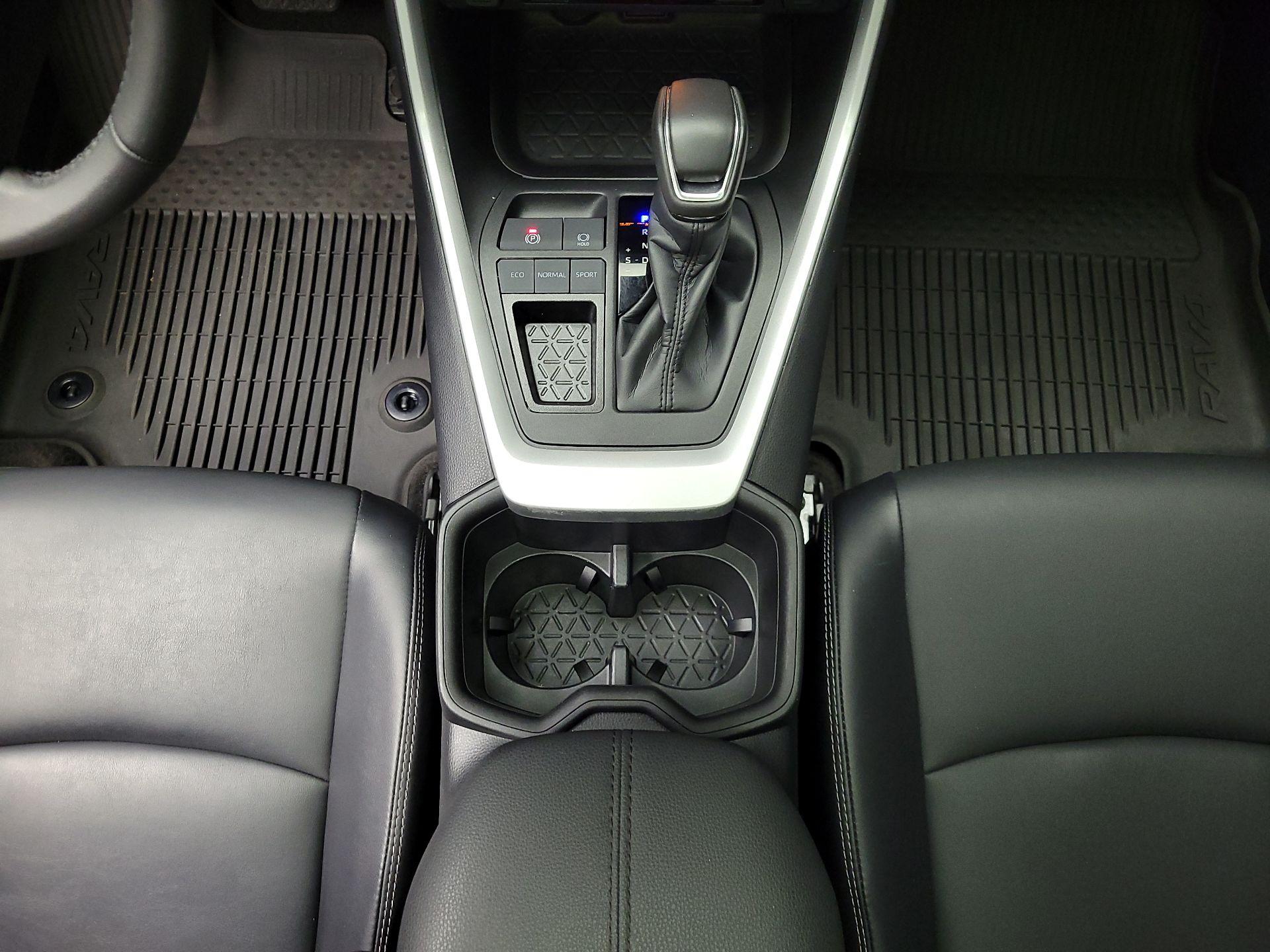 Thumbnail: 2023 Toyota RAV4 - 16