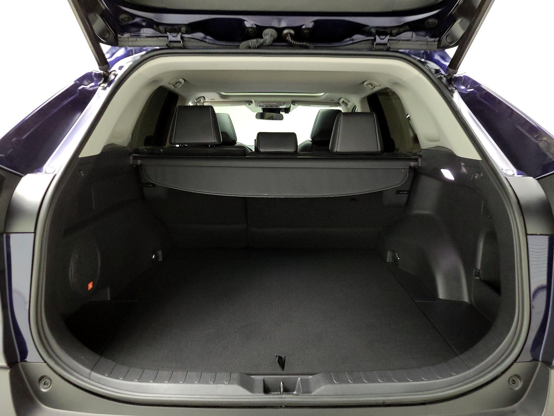 Thumbnail: 2023 Toyota RAV4 - 20