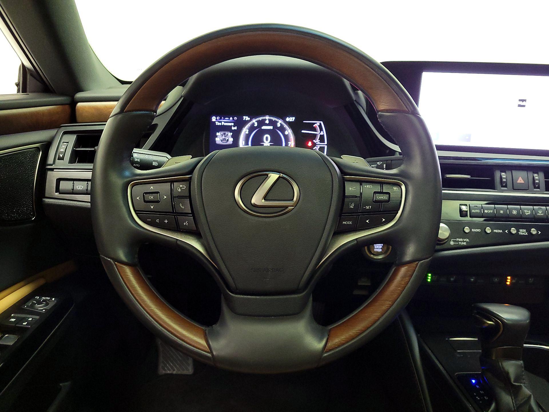 Thumbnail: 2023 Lexus ES - 10