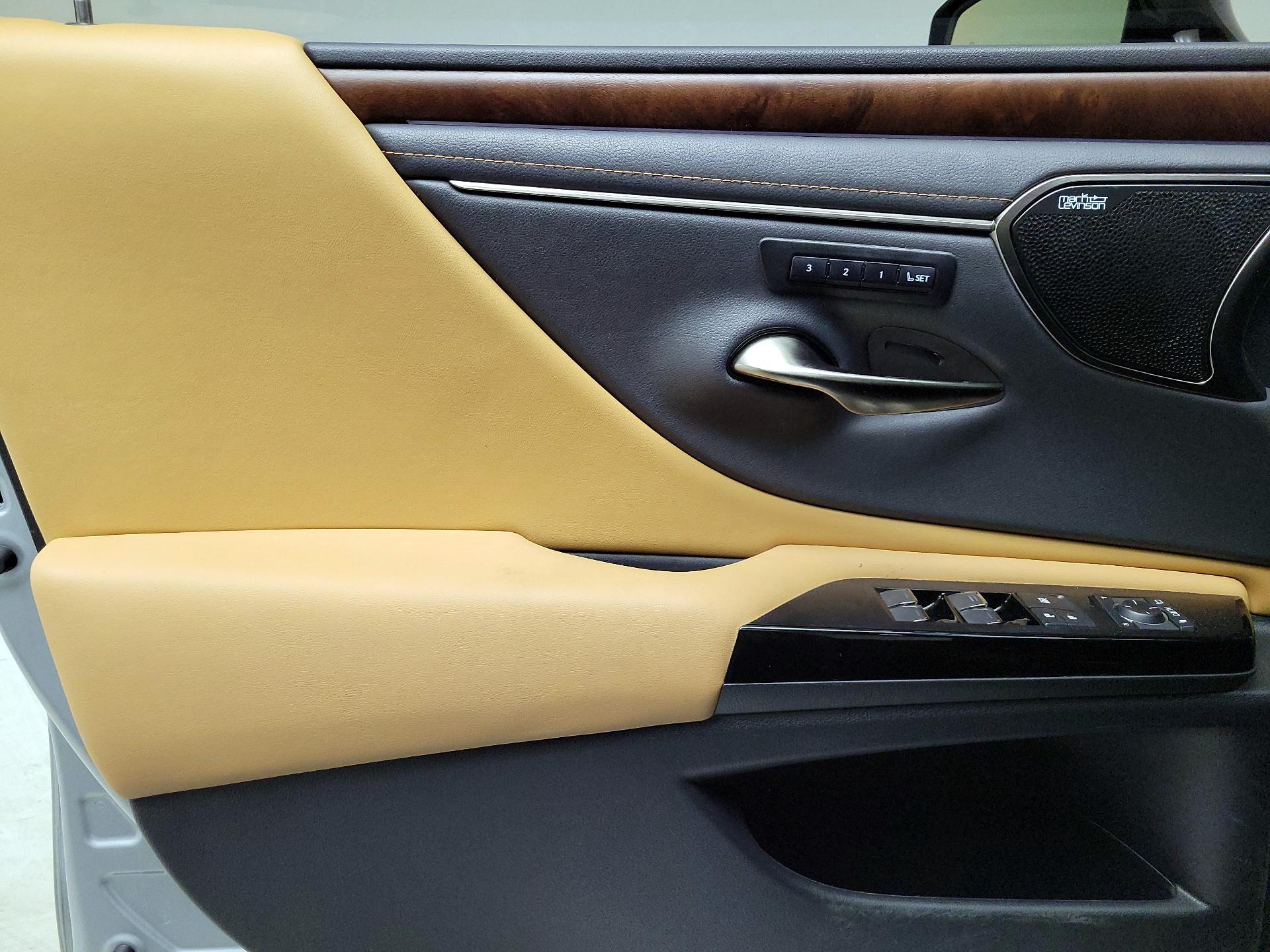 Thumbnail: 2023 Lexus ES - 12