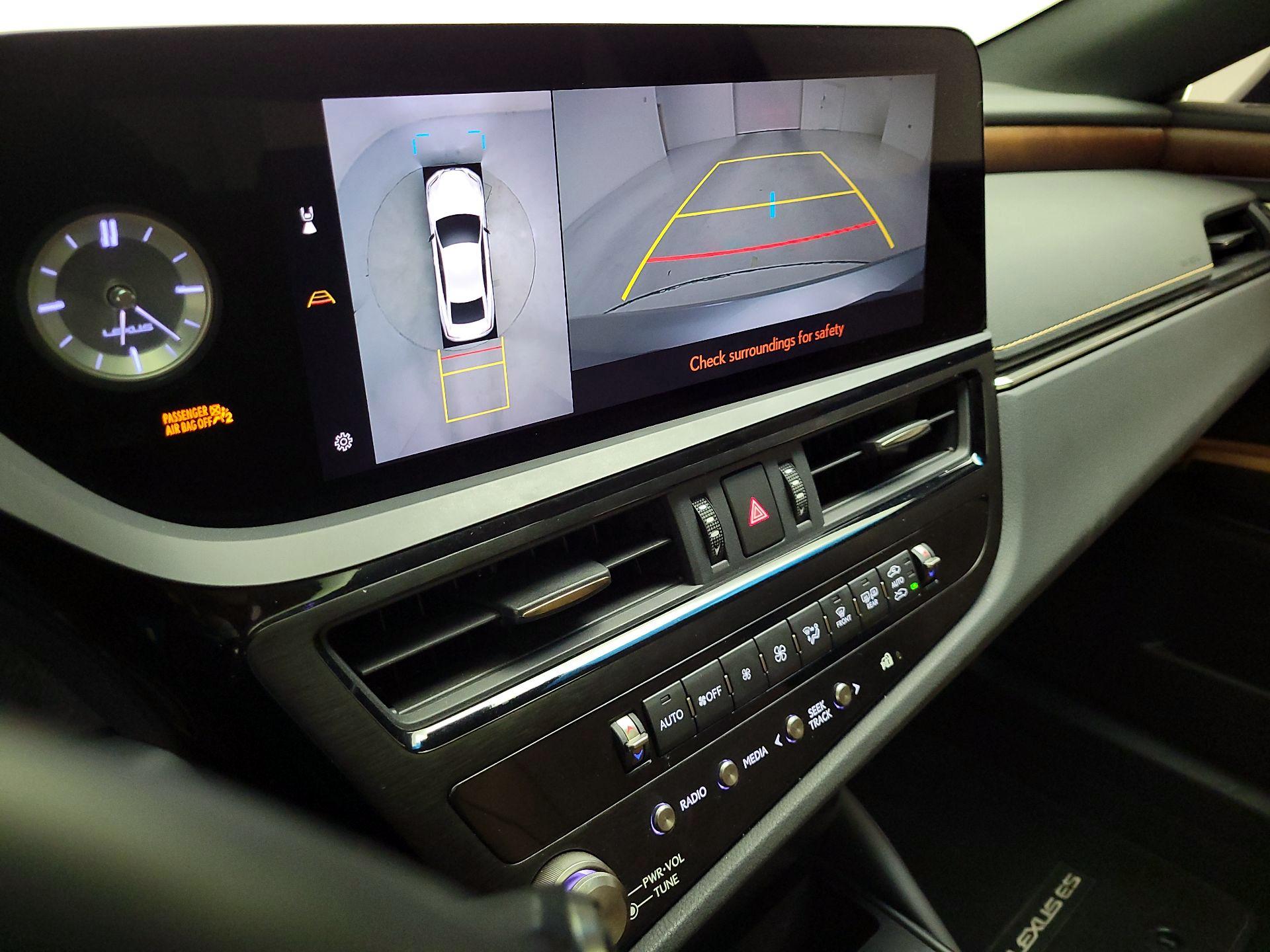 Thumbnail: 2023 Lexus ES - 15