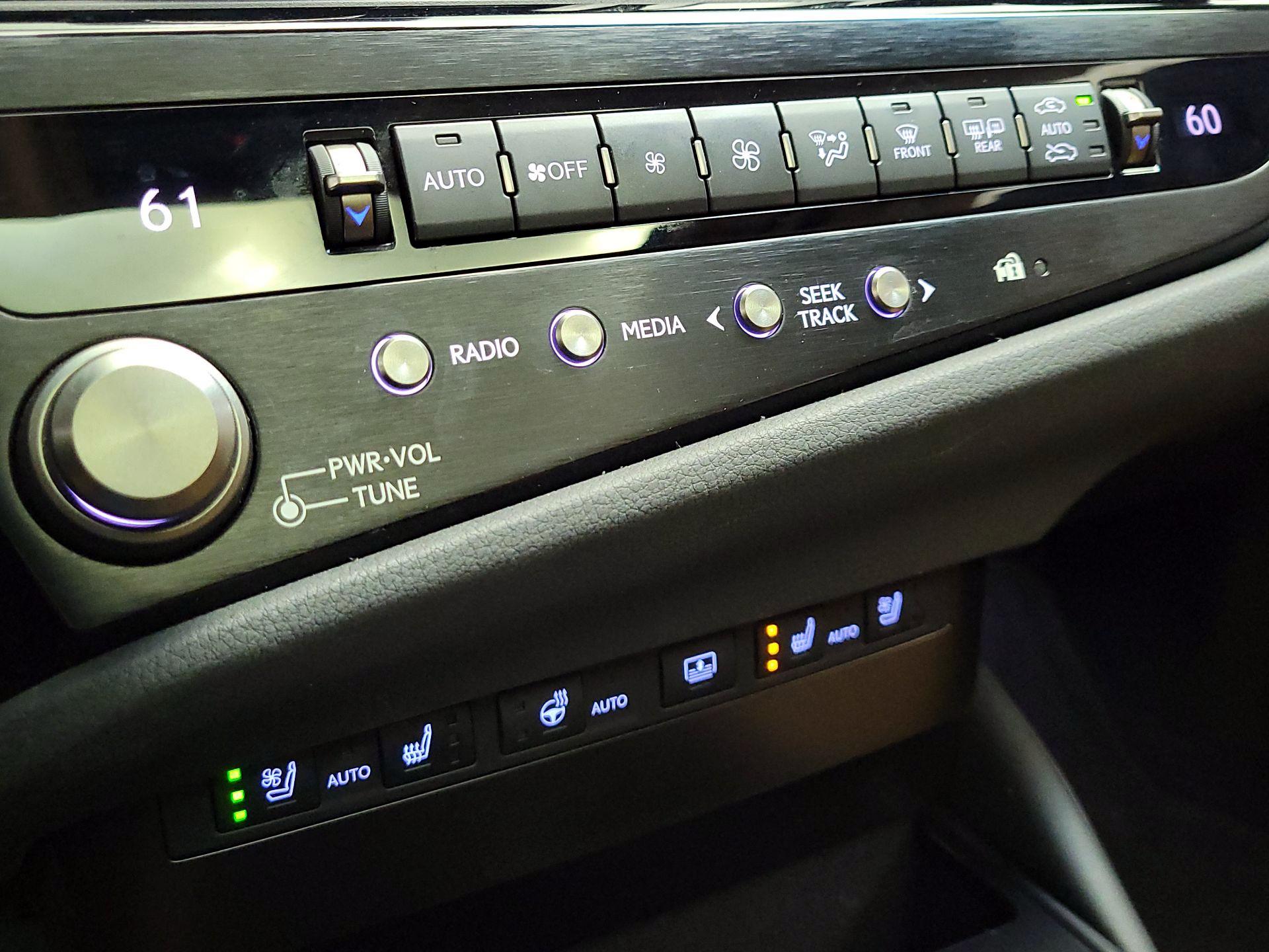 Thumbnail: 2023 Lexus ES - 17