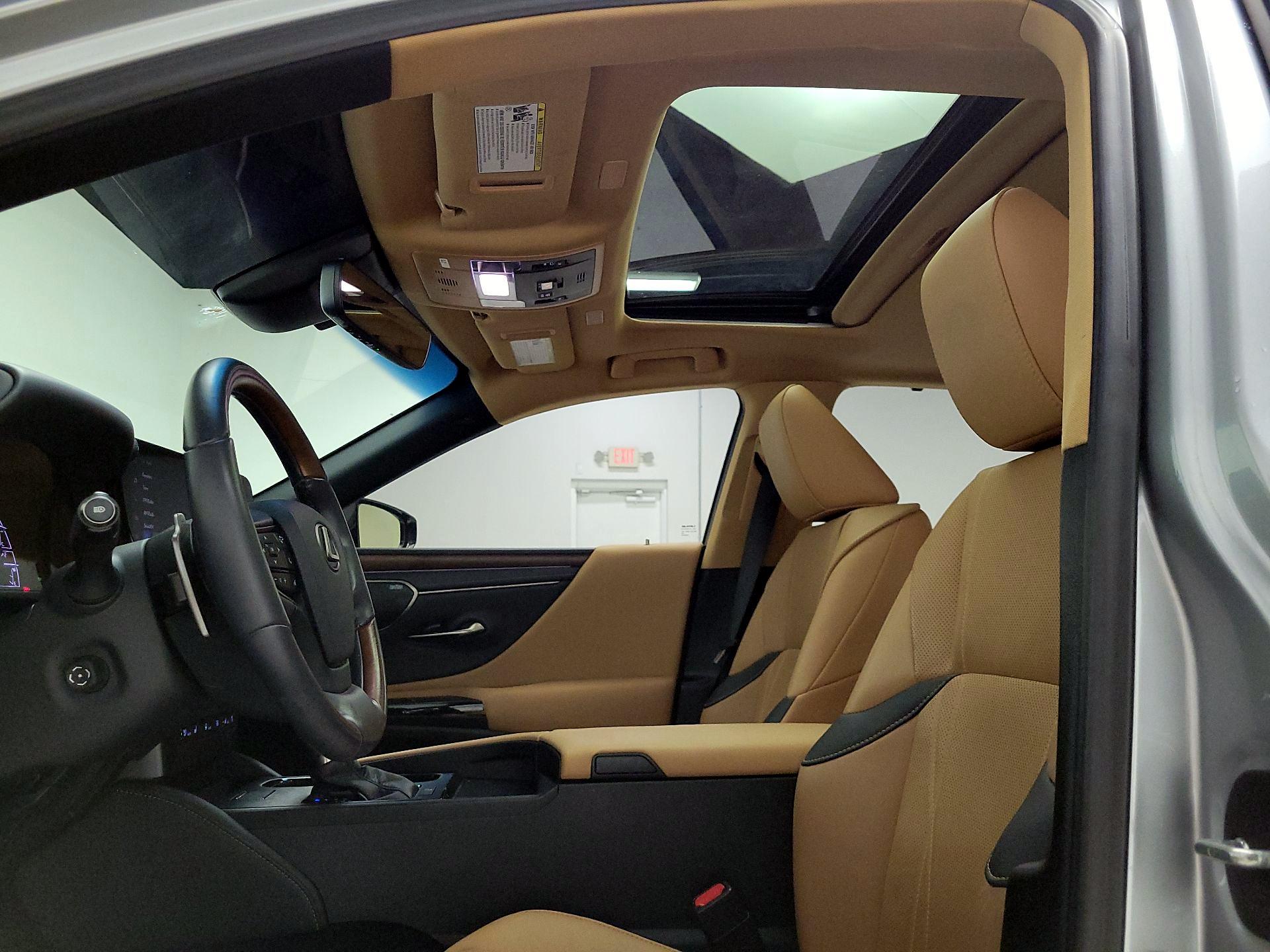 Thumbnail: 2023 Lexus ES - 20