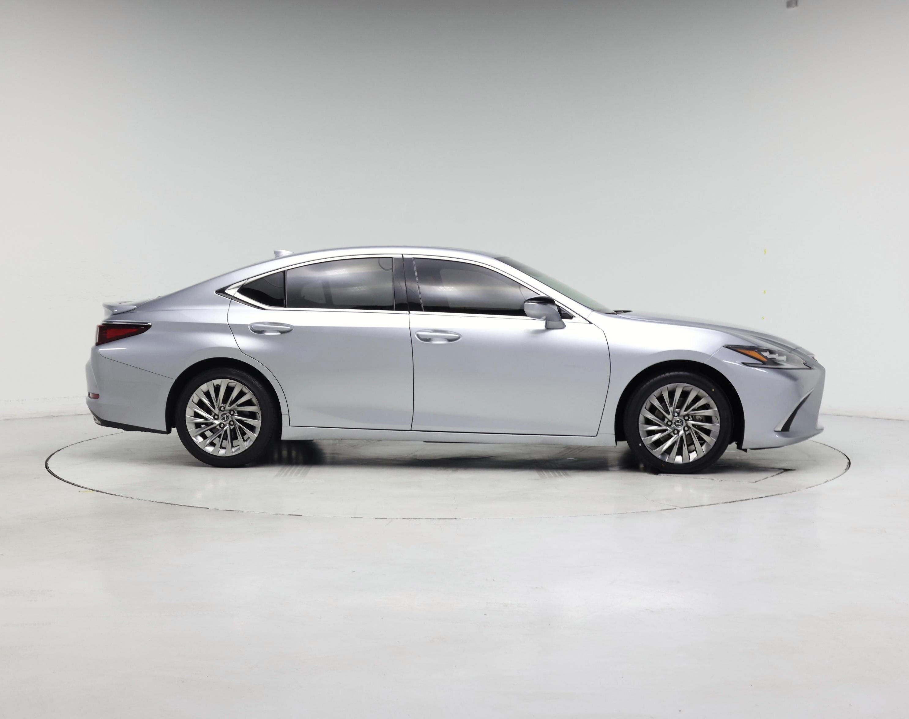 Thumbnail: 2023 Lexus ES - 7
