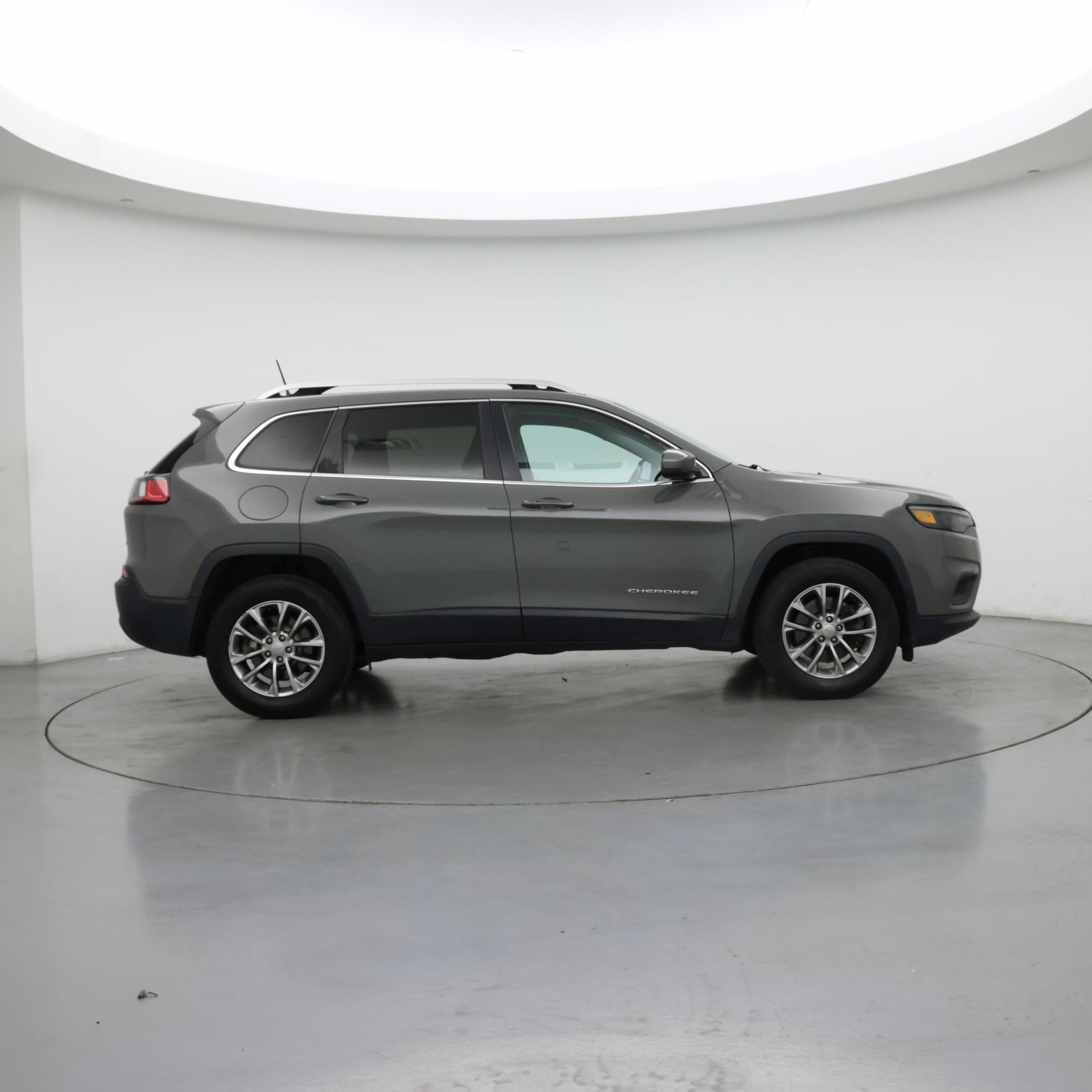 Thumbnail: 2019 Jeep Cherokee - 7