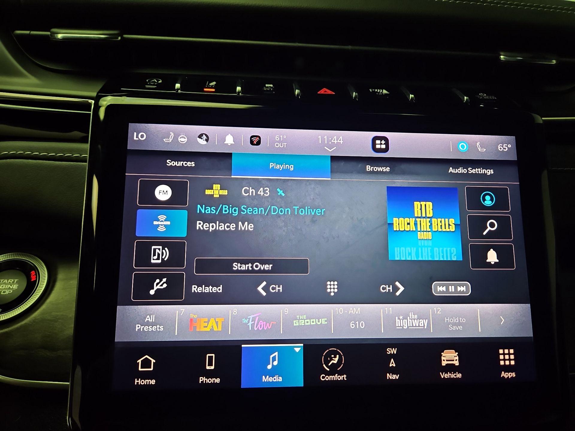 Thumbnail: 2023 Jeep Grand Cherokee - 16