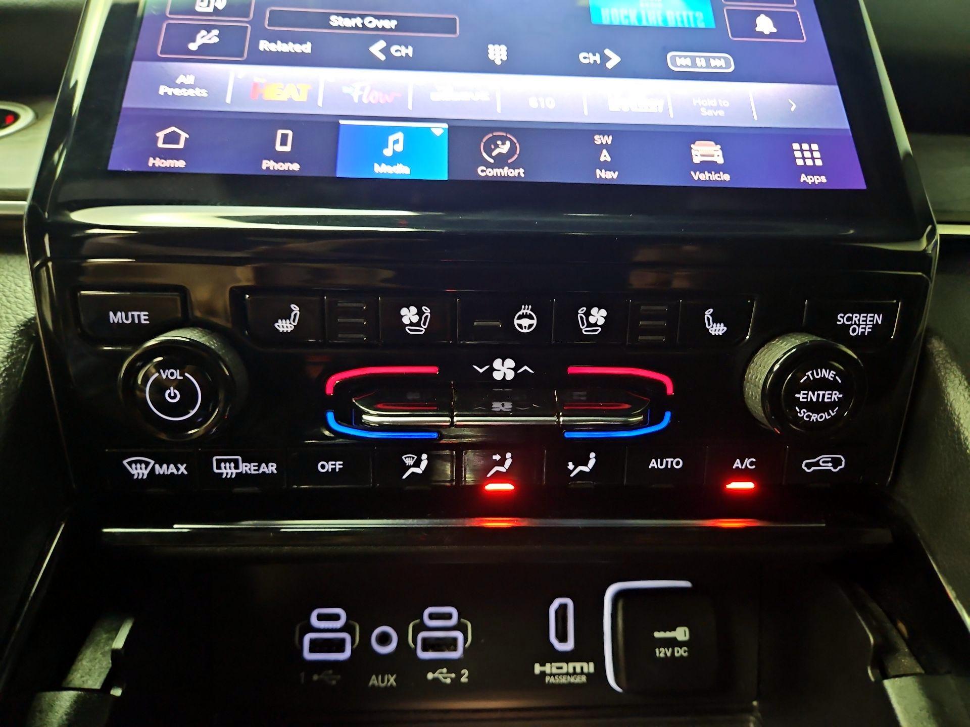 Thumbnail: 2023 Jeep Grand Cherokee - 17