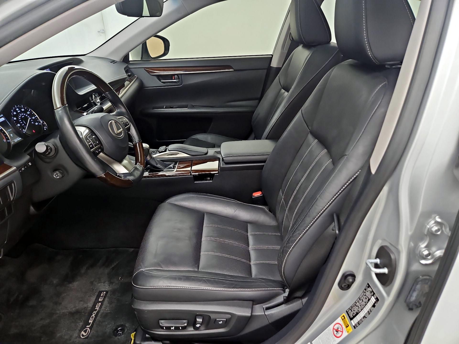 Thumbnail: 2016 Lexus ES - 11