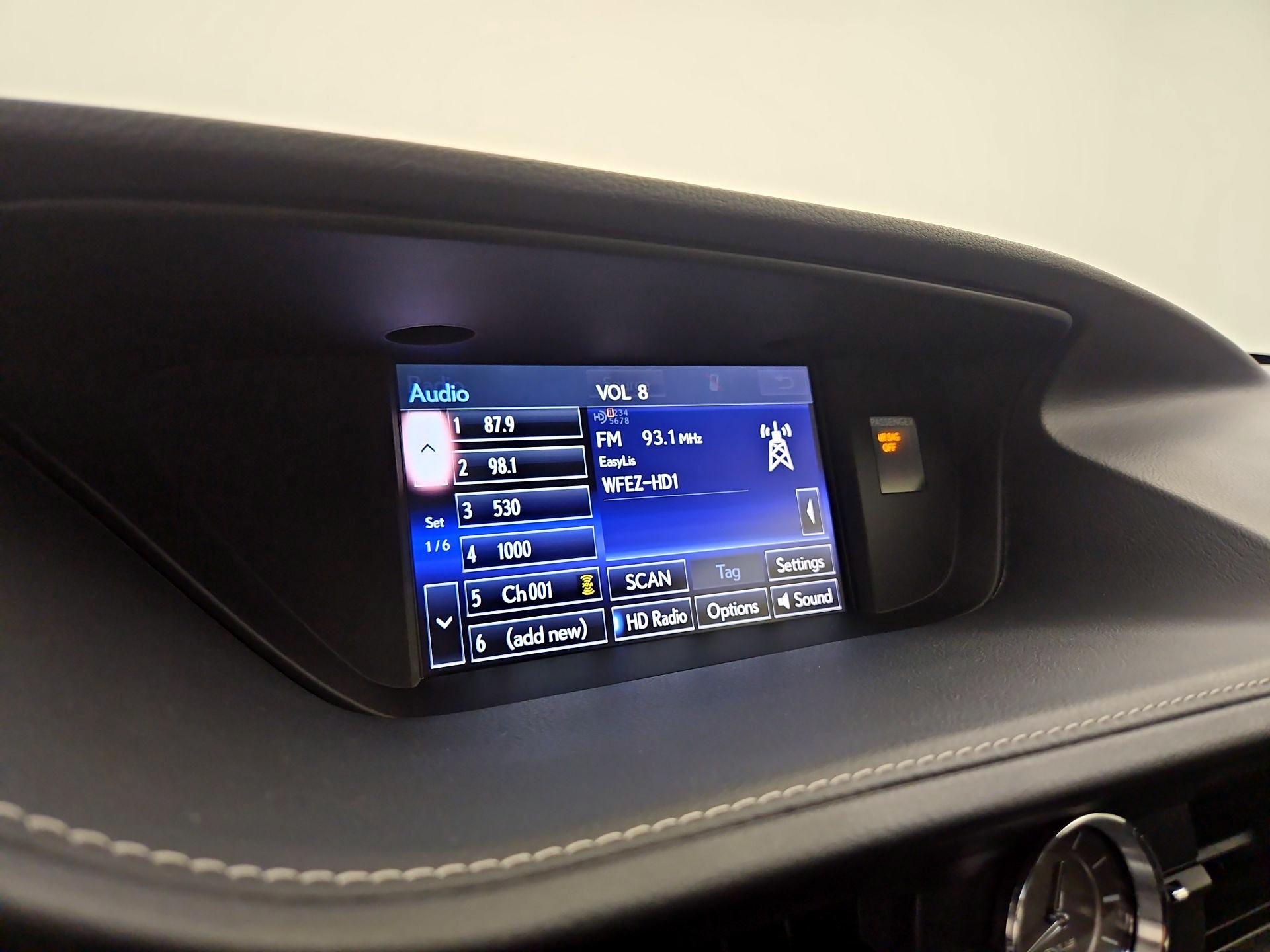 Thumbnail: 2016 Lexus ES - 16