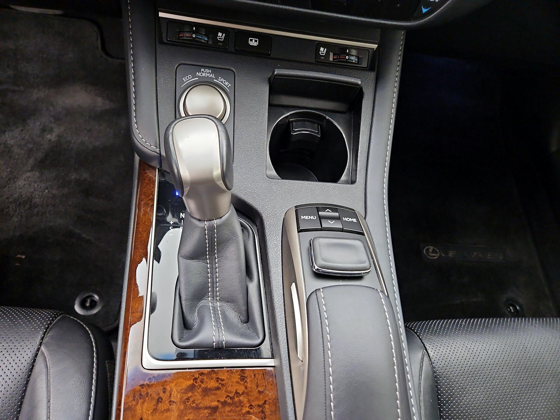 Thumbnail: 2016 Lexus ES - 18