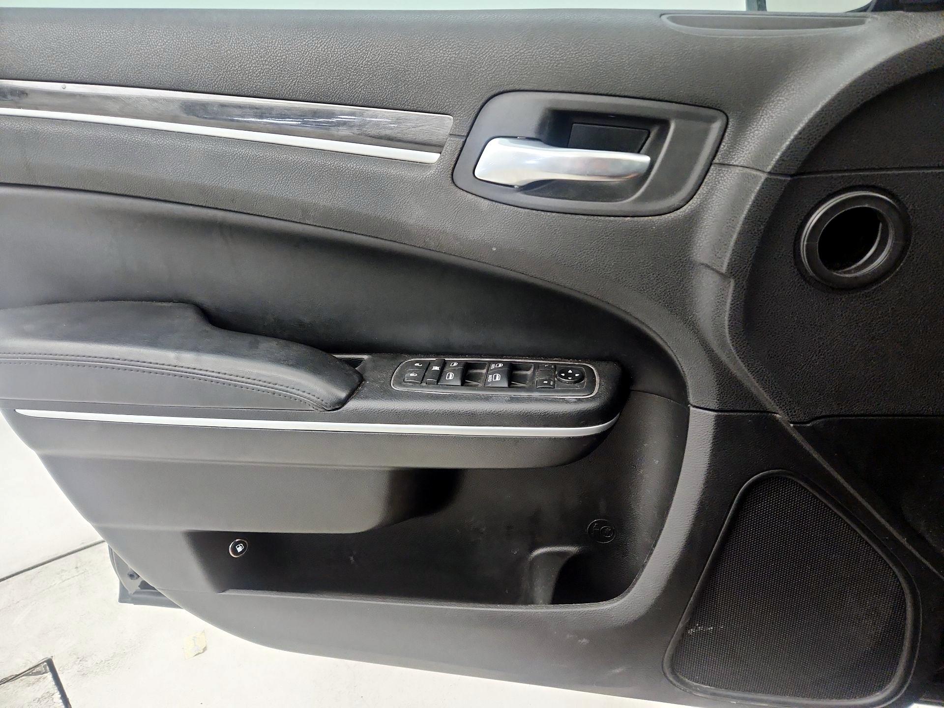 Thumbnail: 2021 Chrysler 300 - 12