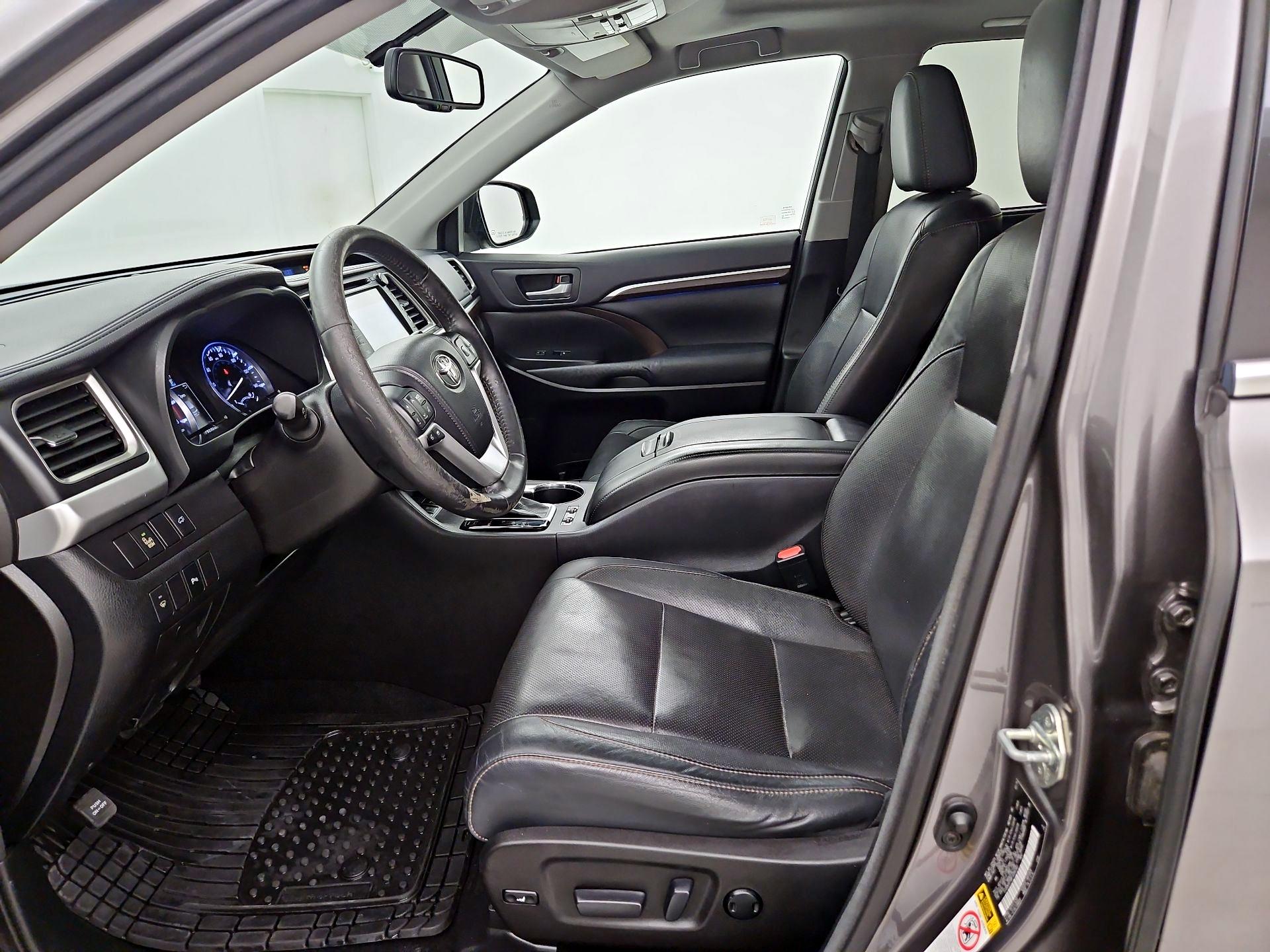 Thumbnail: 2015 Toyota Highlander - 11