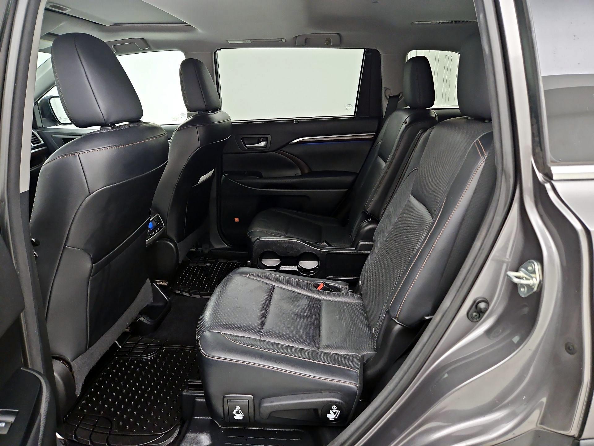 Thumbnail: 2015 Toyota Highlander - 20